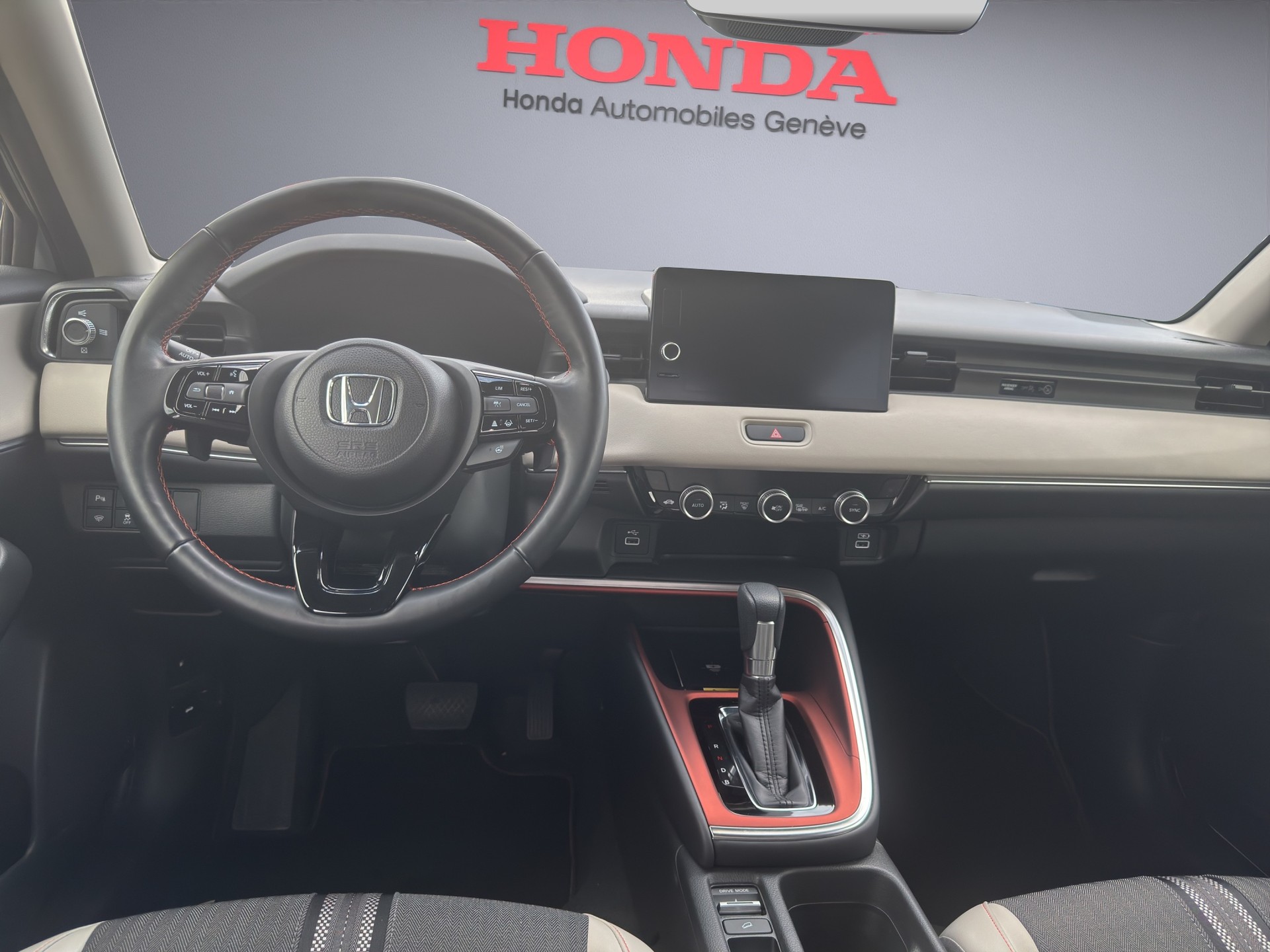 HONDA HR-V 1.5 i-MMD Advance Style-image-14