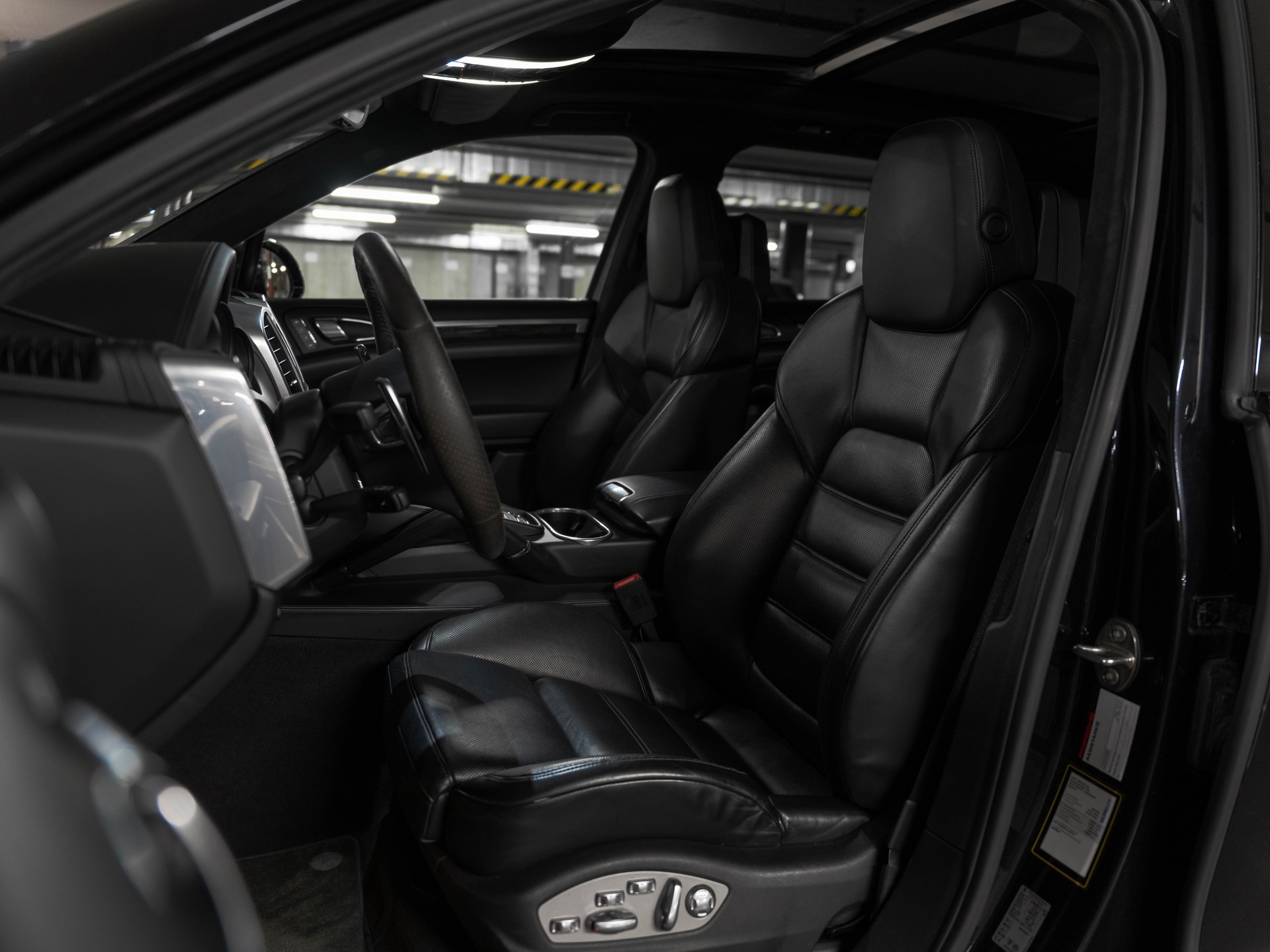 PORSCHE Cayenne Turbo S TECHART-image-24