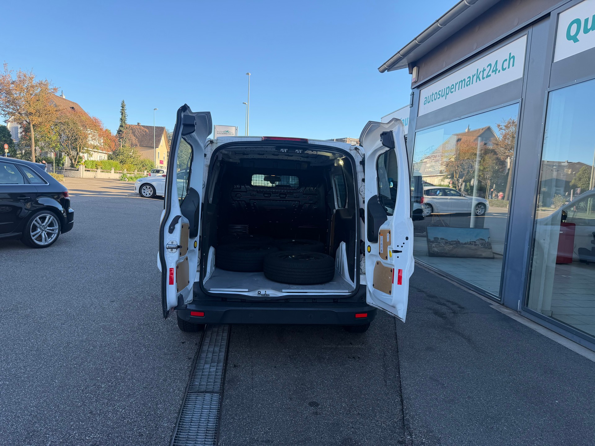 FORD Transit Connect Van T230 1.5 TDCi Ambiente A-image-8