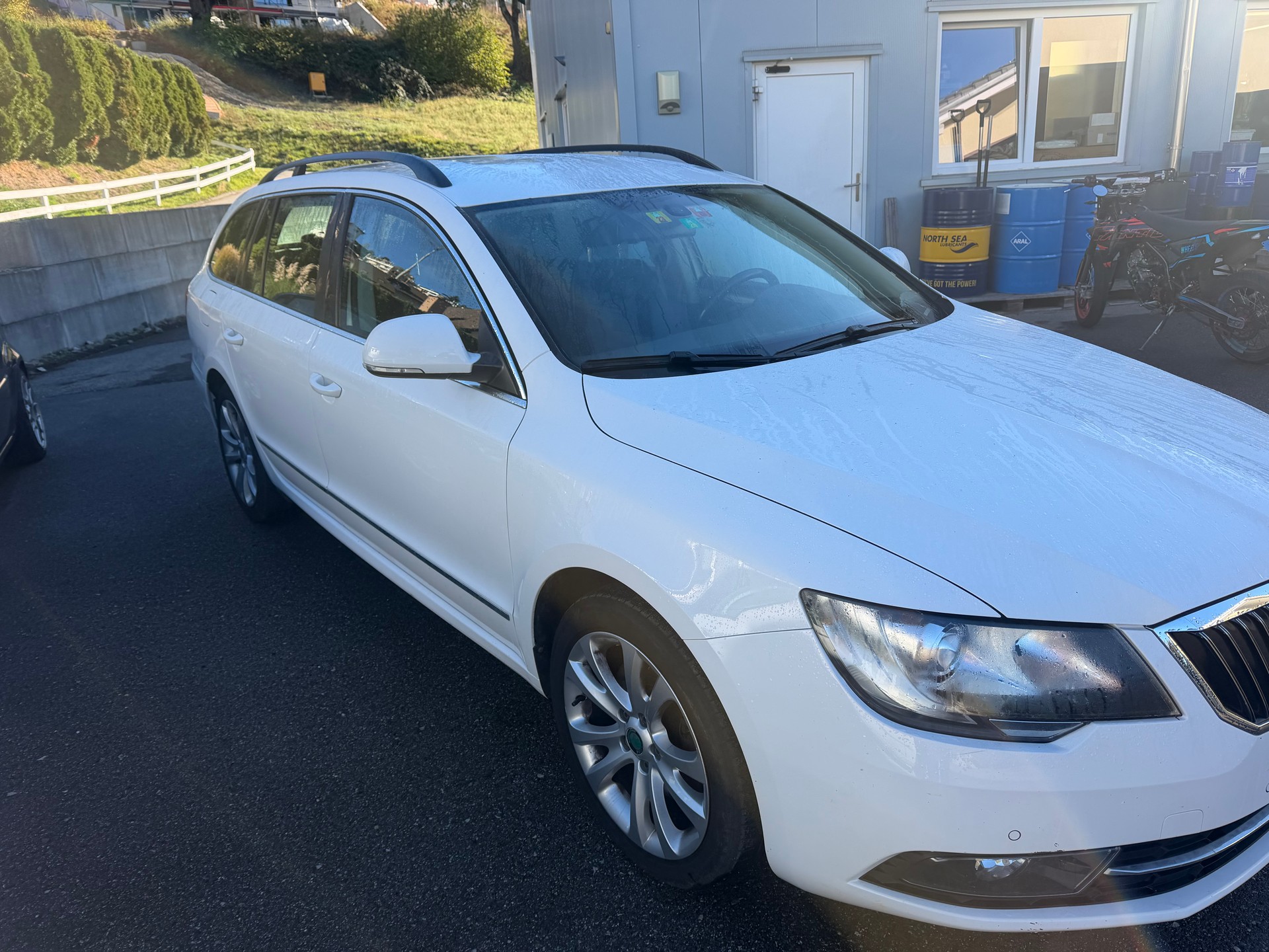 SKODA Superb Combi 2.0 TDi Elegance 4x4 DSG-image-11