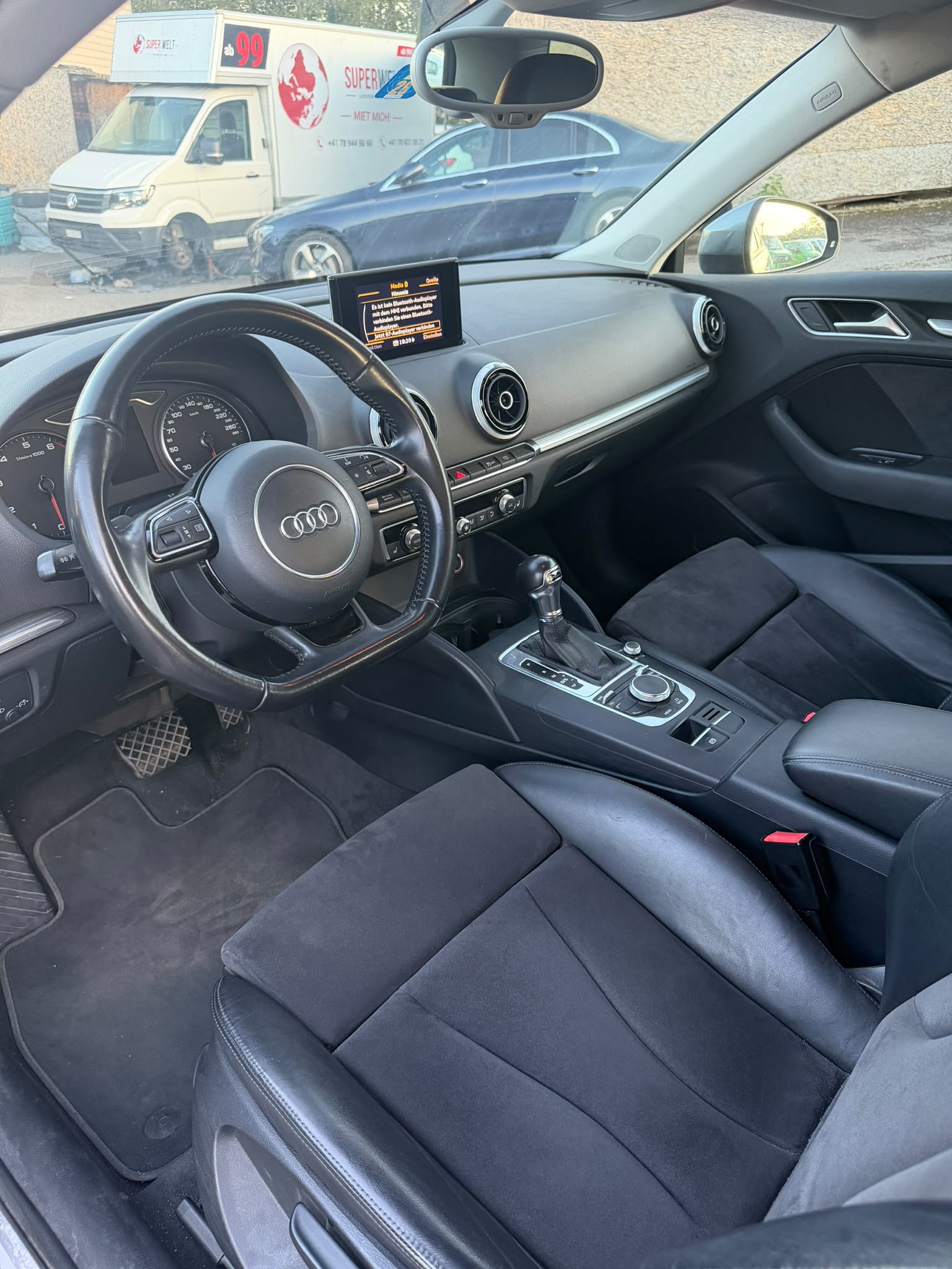 AUDI A3 1.8 TFSI Ambiente S-tronic-image-8