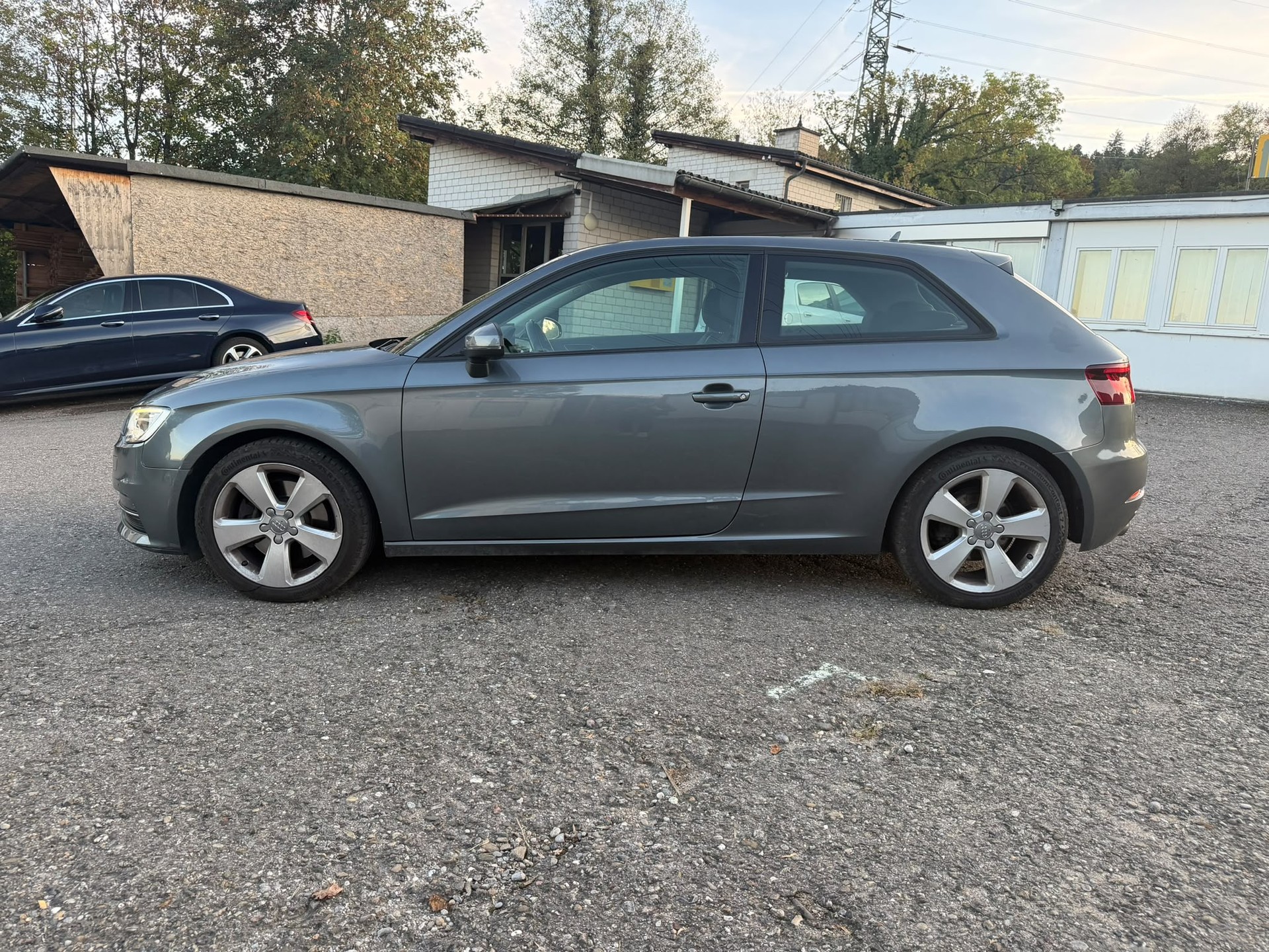 AUDI A3 1.8 TFSI Ambiente S-tronic-image-2