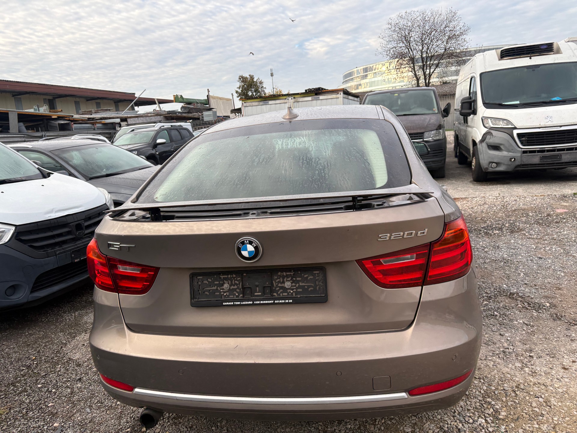 BMW 320d GT Luxury Line Steptronic-image-5