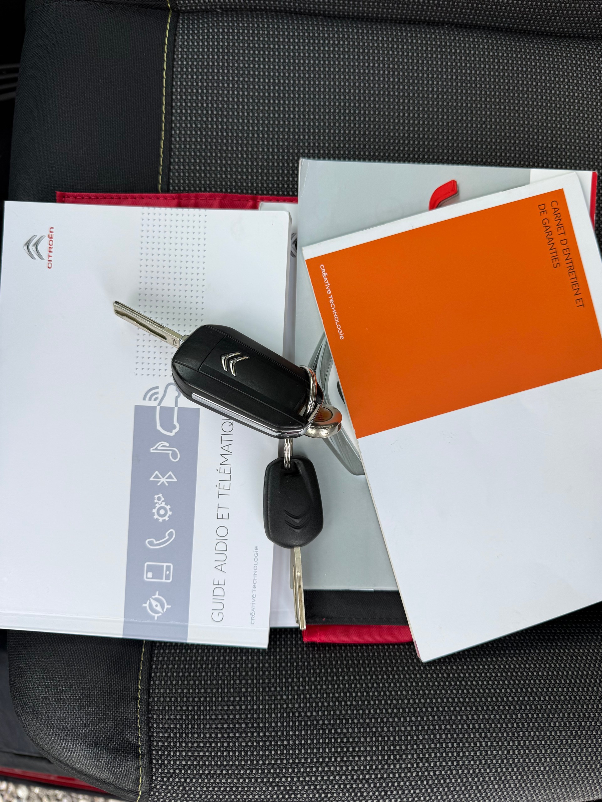 CITROEN C3 1.2i PureTech Feel-image-13