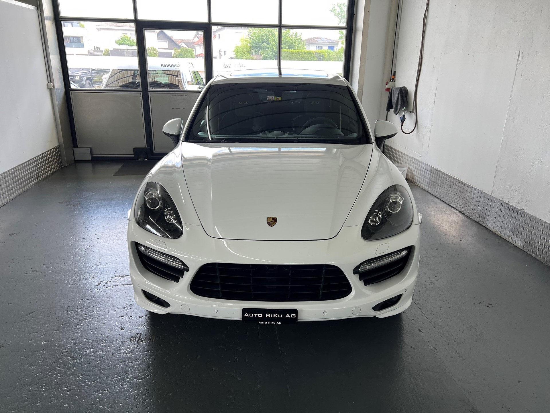 PORSCHE Cayenne GTS-image-2
