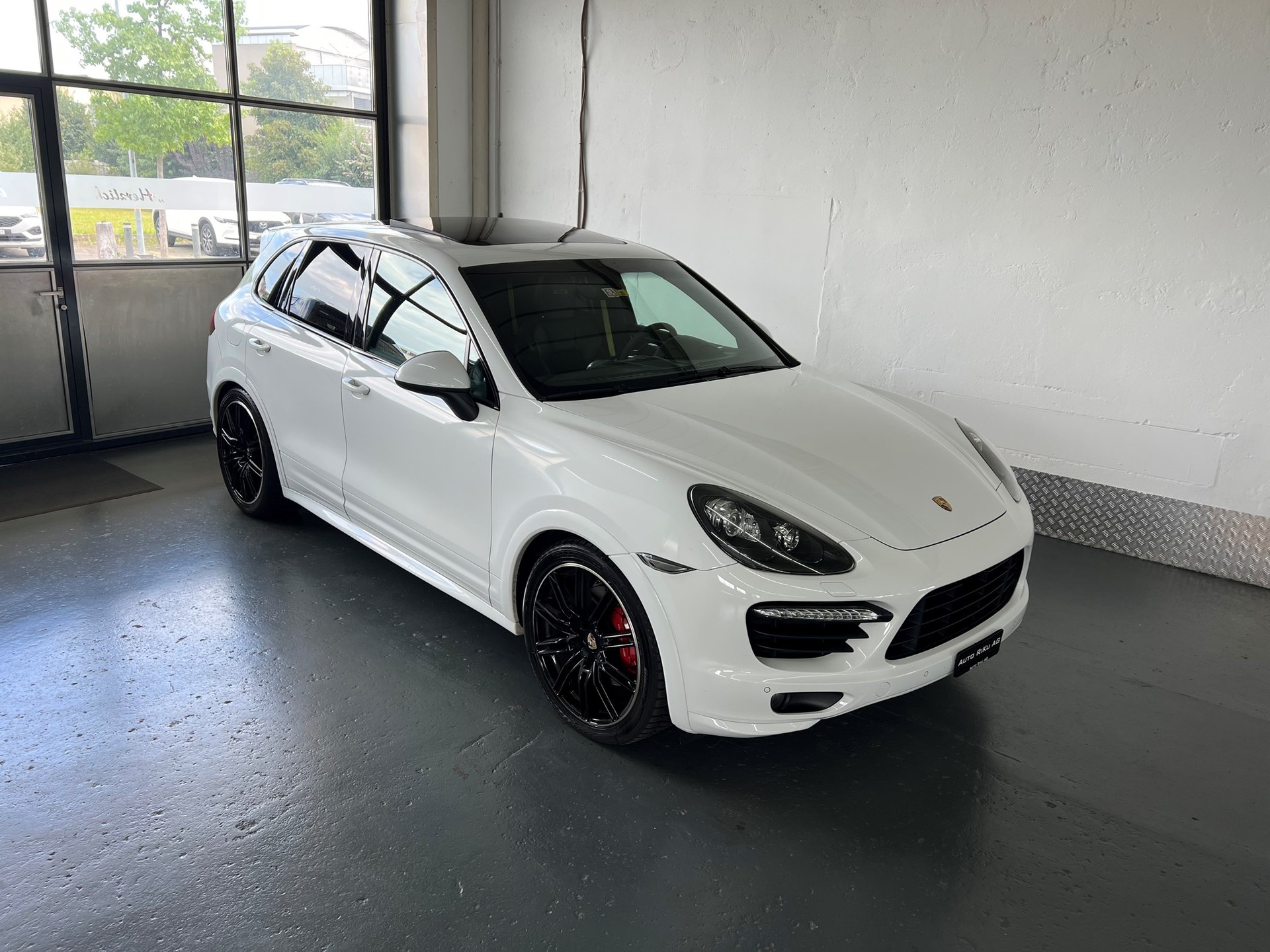 PORSCHE Cayenne GTS-image-0