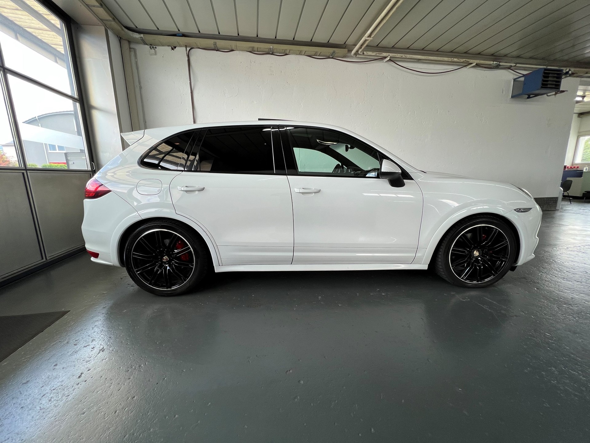PORSCHE Cayenne GTS-image-5