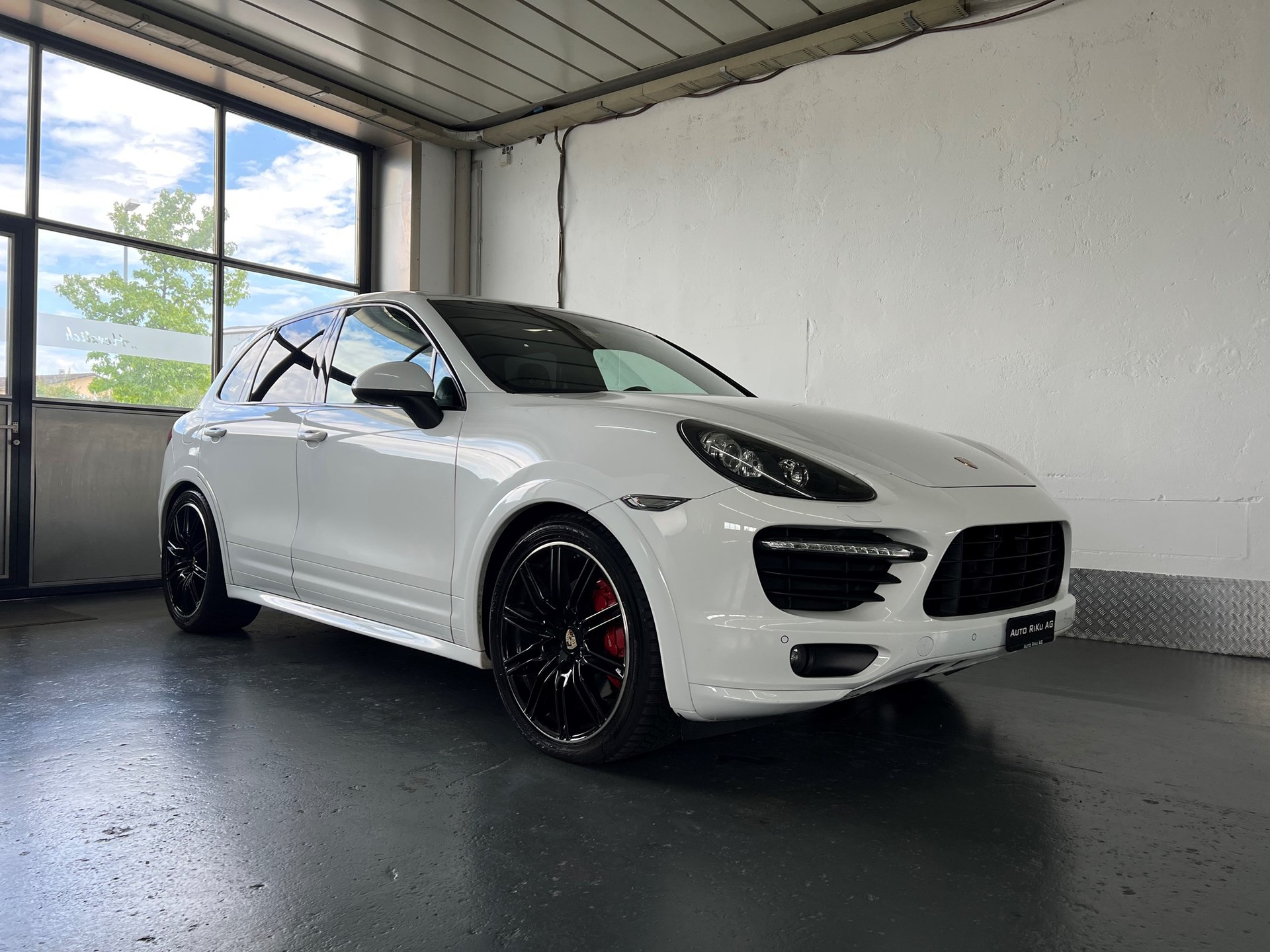 PORSCHE Cayenne GTS-image-1