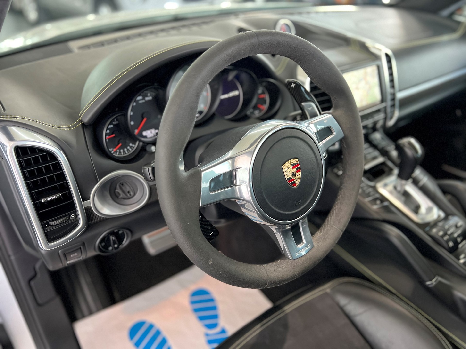 PORSCHE Cayenne GTS-image-10