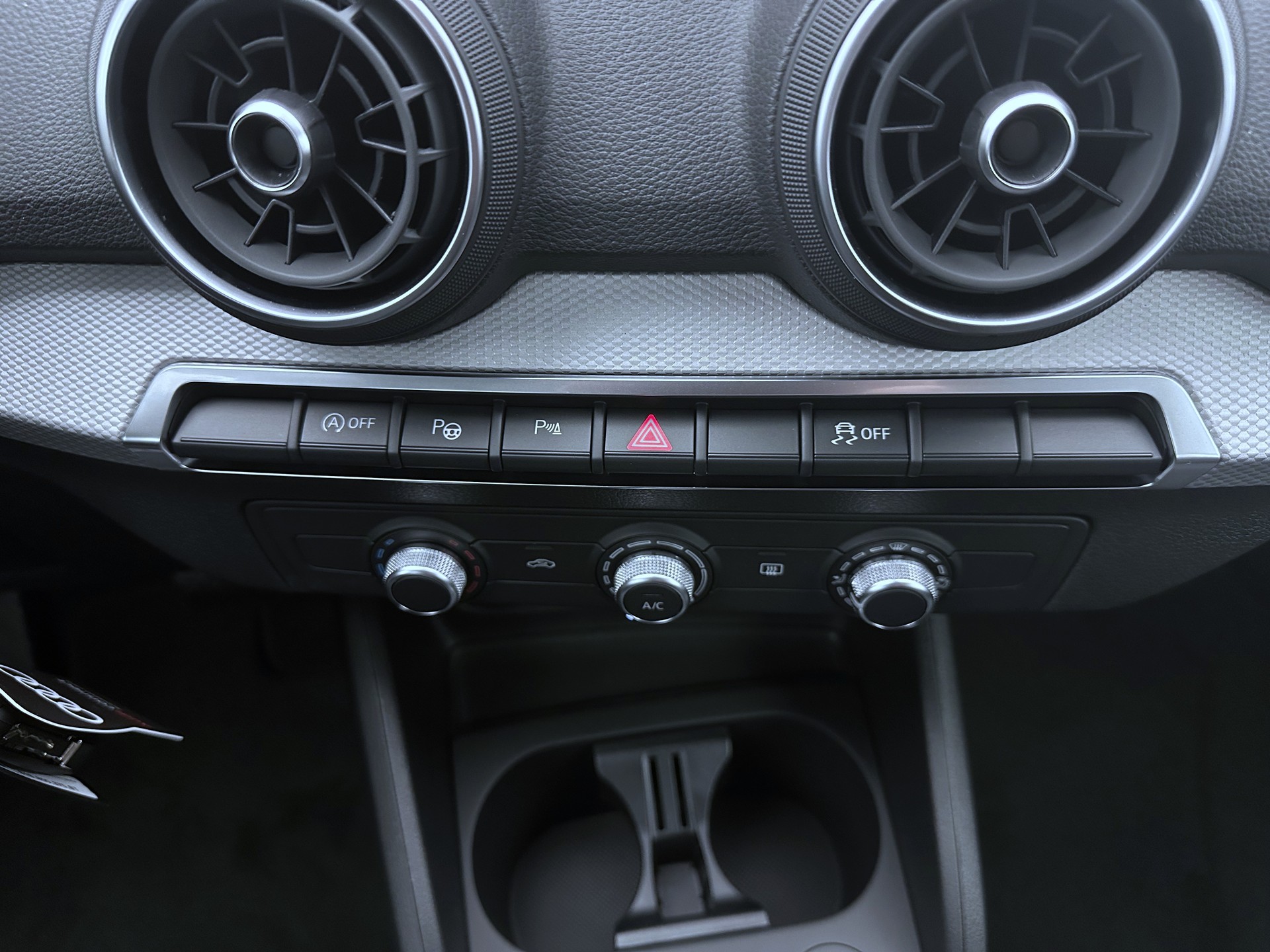 AUDI Q2 35 TFSI S-tronic-image-14