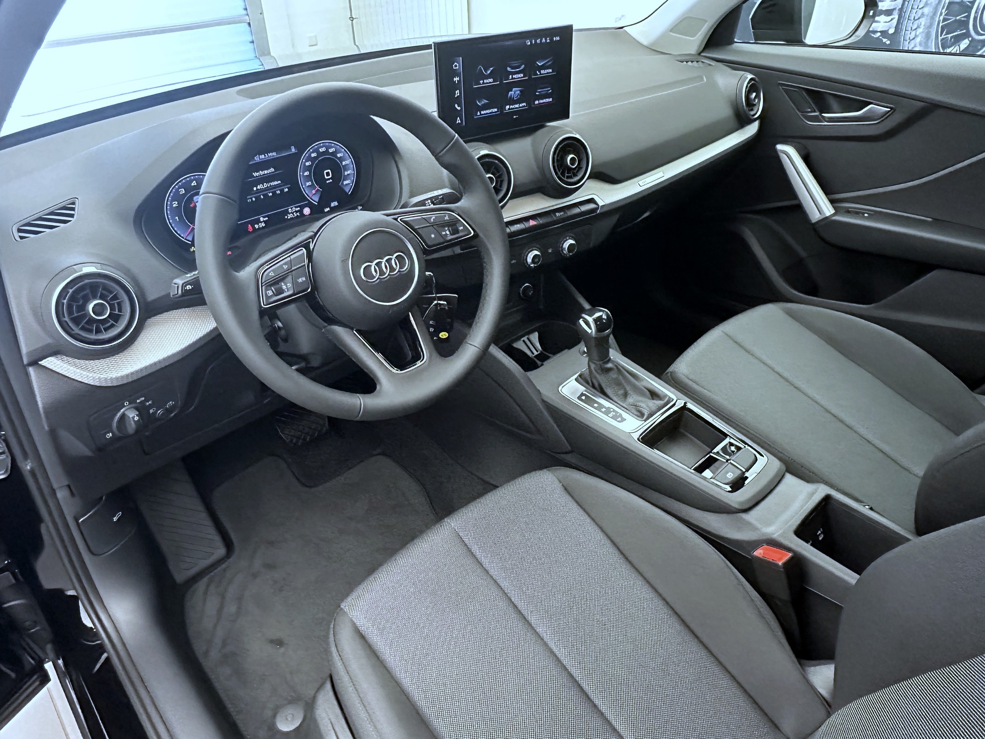 AUDI Q2 35 TFSI S-tronic-image-5