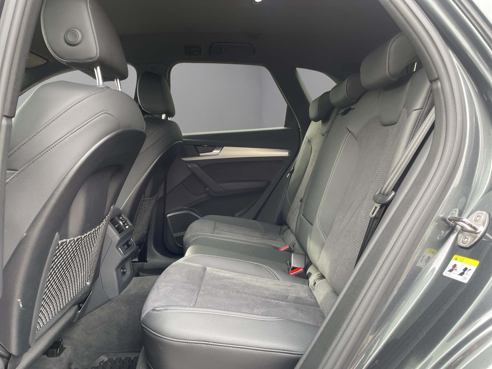 AUDI Q5 40 TFSI S line quattro S-tronic-image-6
