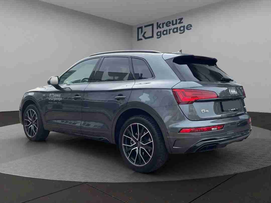 AUDI Q5 40 TFSI S line quattro S-tronic-image-3