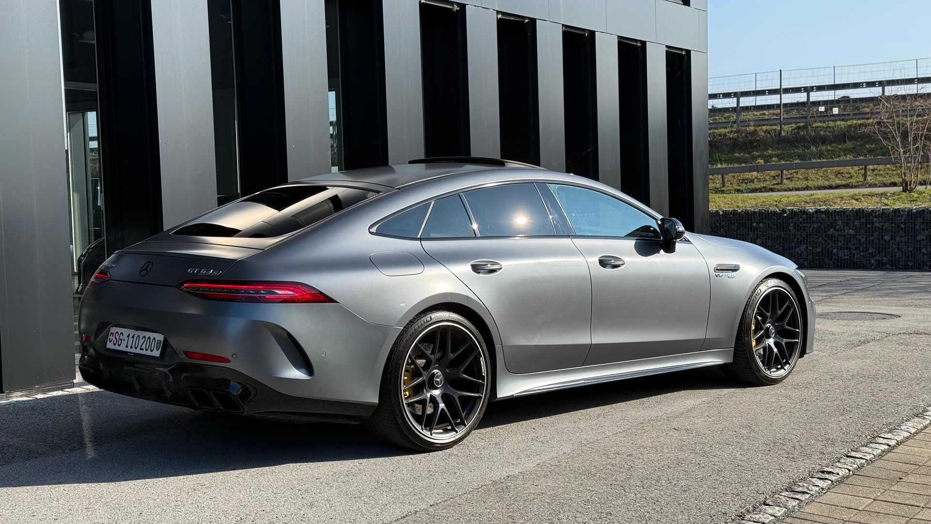 MERCEDES-BENZ AMG GT 4 63 S 4Matic+ Speedshift ♦️Neupreis CHF 243`459.-♦️-showroom-element-1