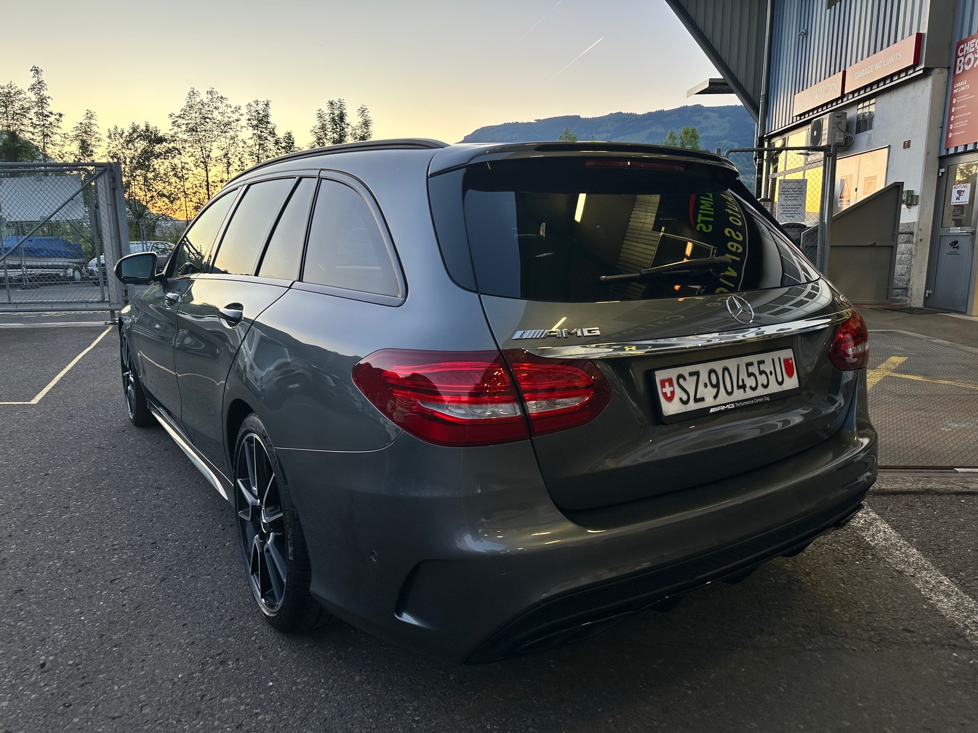 MERCEDES-BENZ C 43 AMG 4Matic 9G-Tronic-image-3