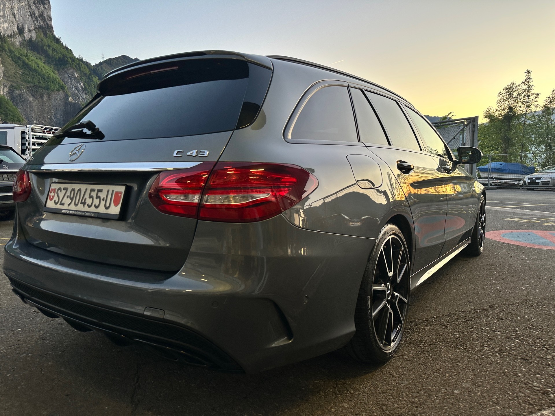 MERCEDES-BENZ C 43 AMG 4Matic 9G-Tronic-image-2