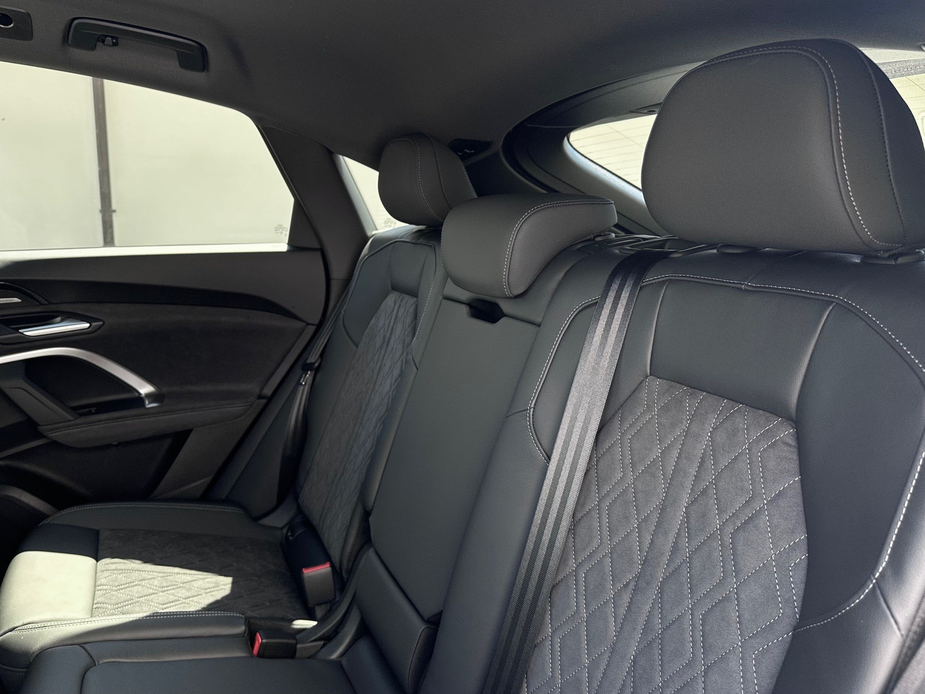 AUDI Q5 Sportback TDI quattro 150 kW S-tronic-image-12