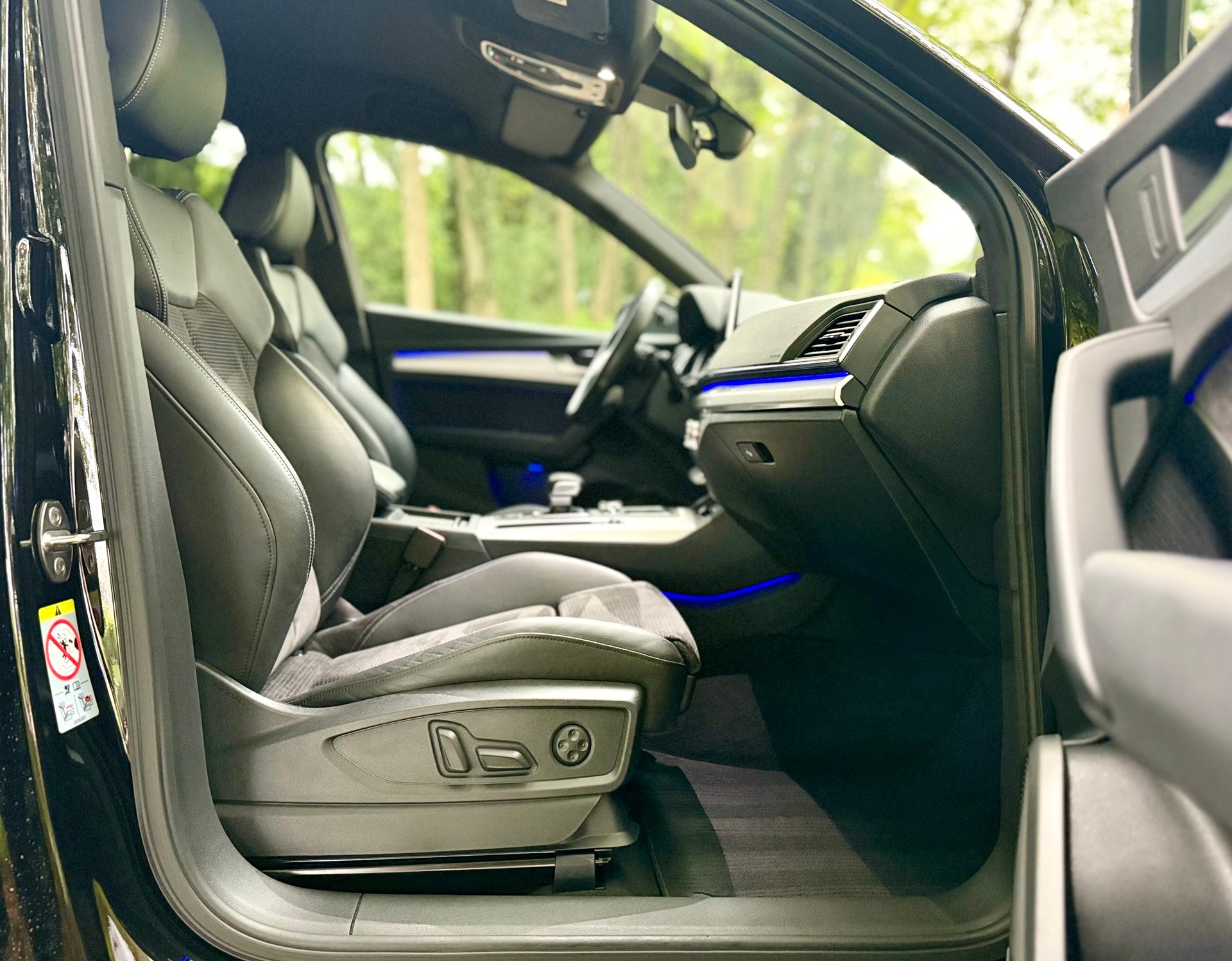 AUDI Q5 3.0 TDI sport quattro *S LINE*-image-23