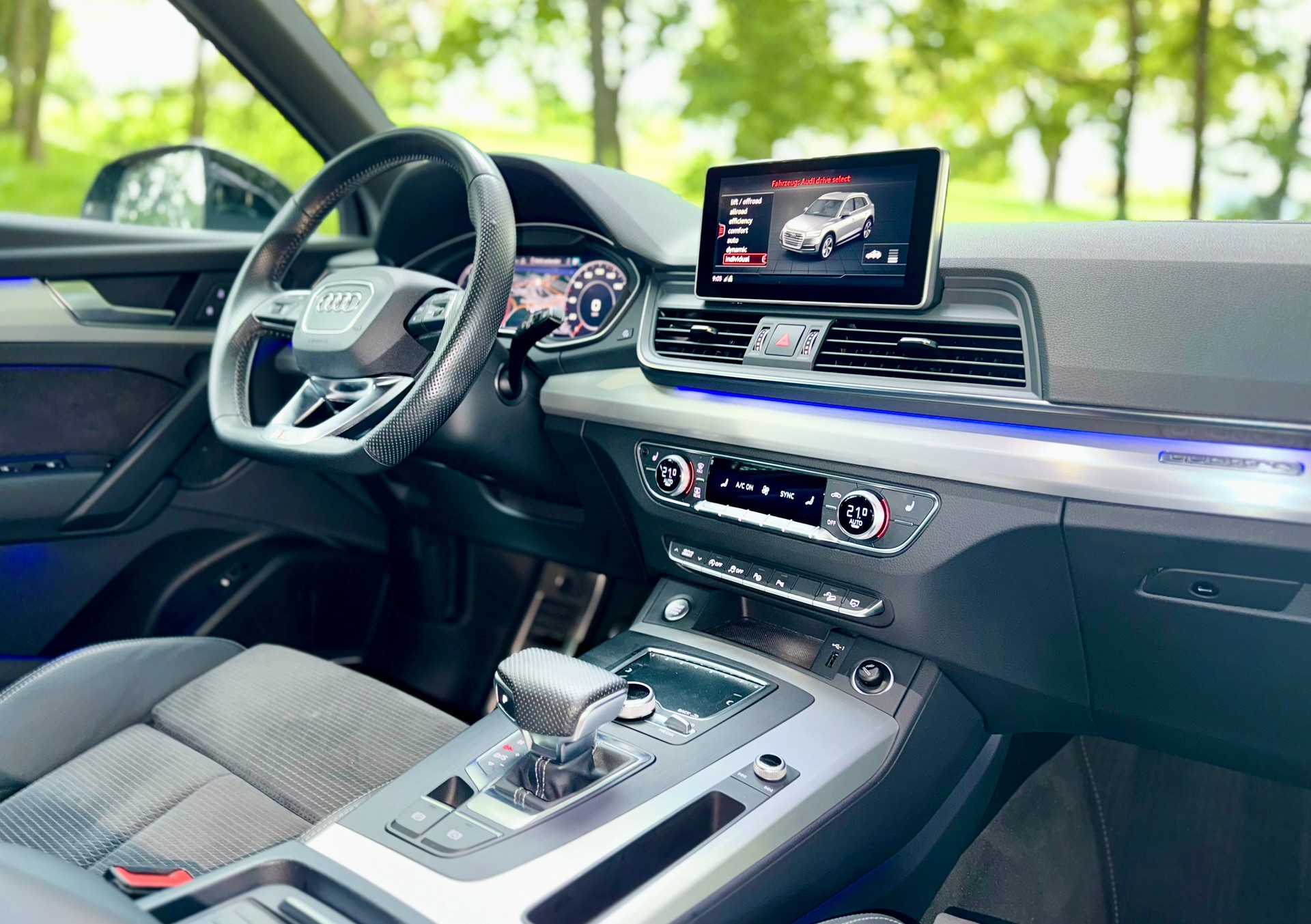 AUDI Q5 3.0 TDI sport quattro *S LINE*-image-25
