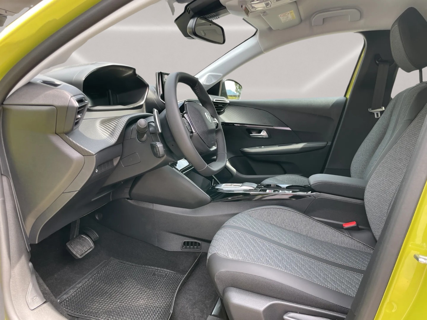PEUGEOT 208 1.2 Hybrid Allure Premium-image-9