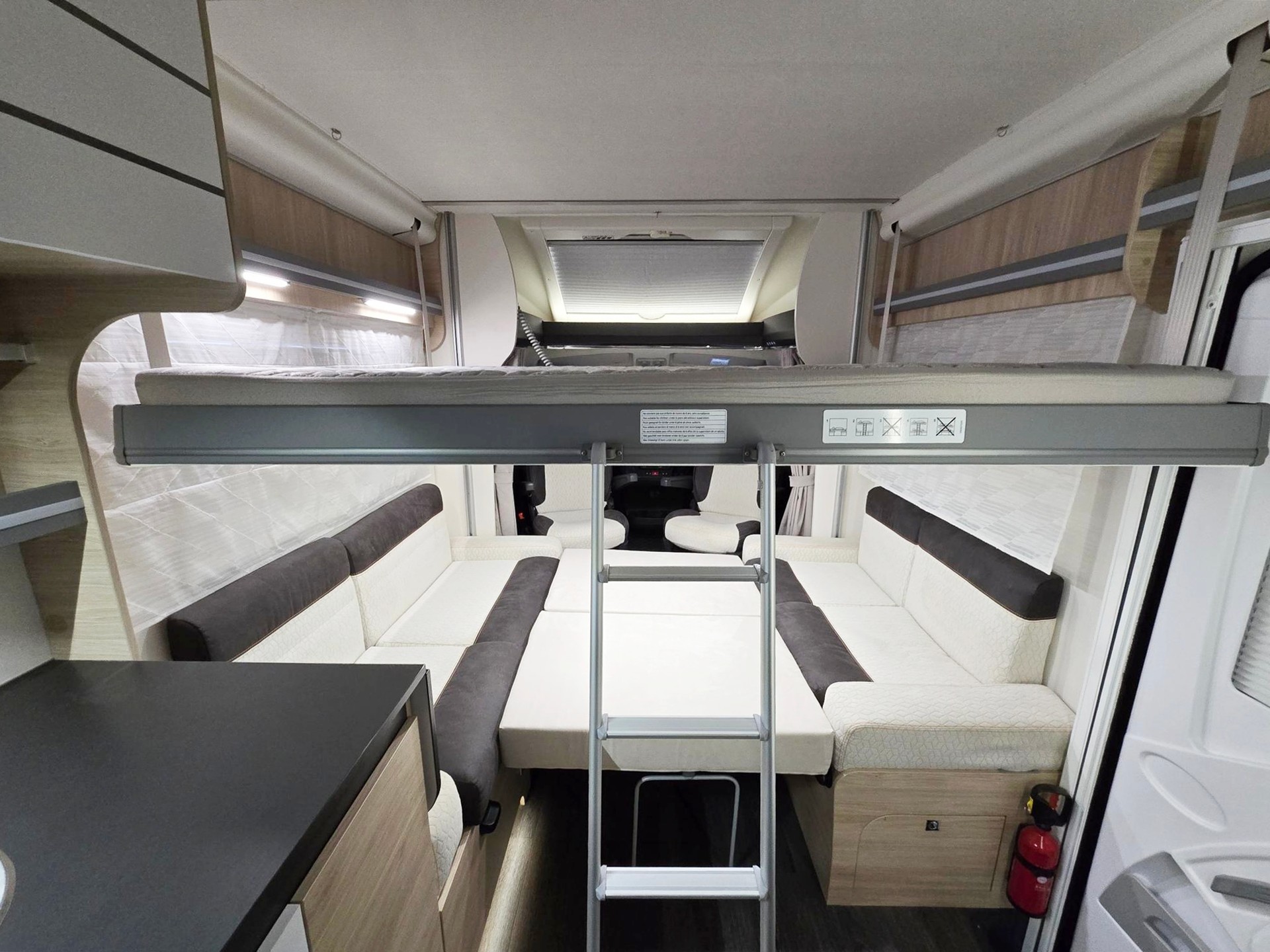 CHALLENGER 260 GRAPHITE EDITION VIP 2,3 DIESEL 9G-AUTOMAT FIAT DUCATO MJ 140-image-7