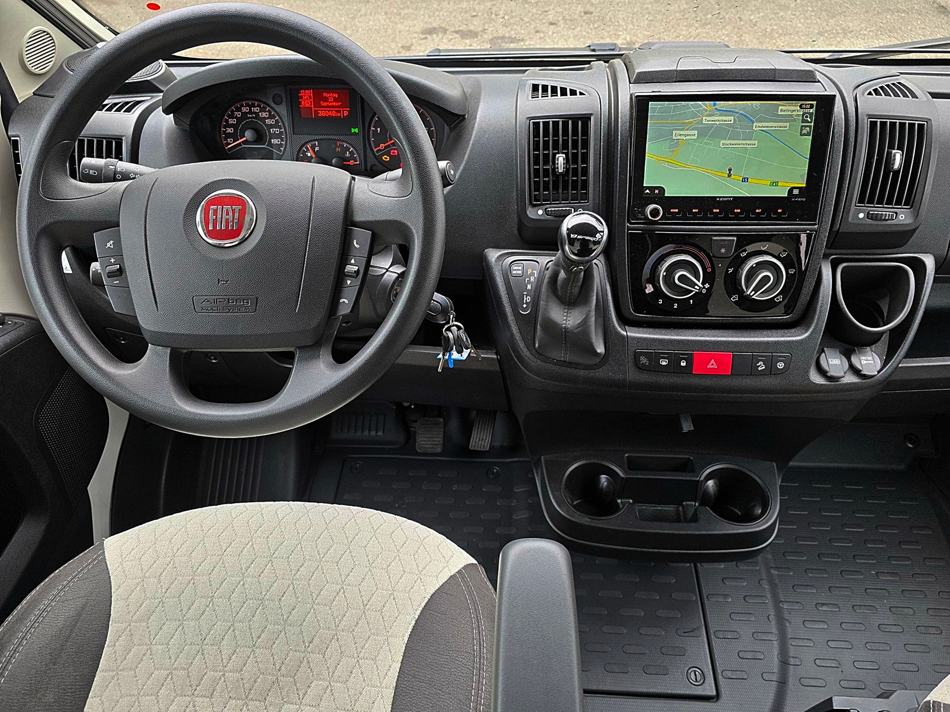 CHALLENGER 260 GRAPHITE EDITION VIP 2,3 DIESEL 9G-AUTOMAT FIAT DUCATO MJ 140-image-4