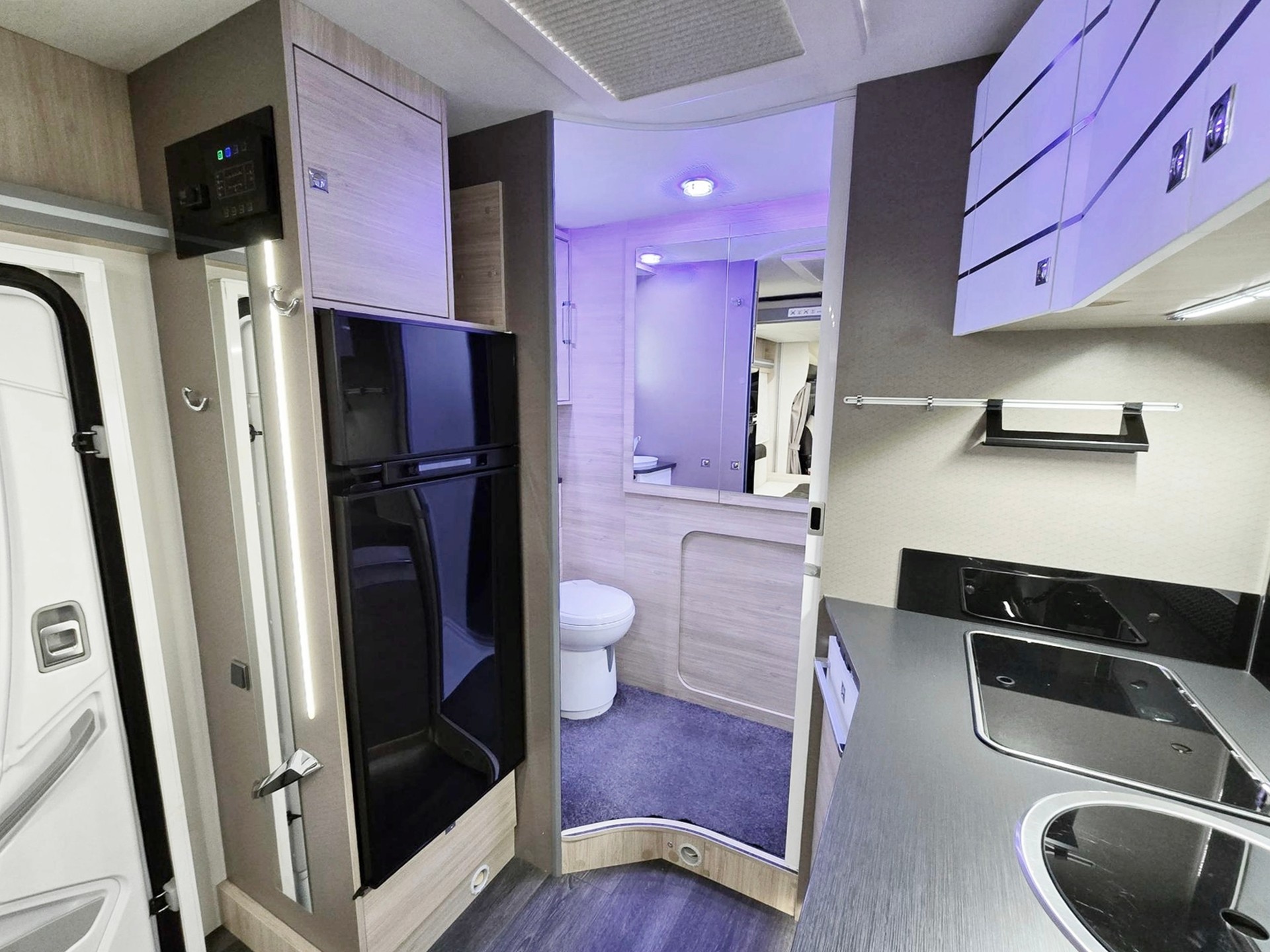 CHALLENGER 260 GRAPHITE EDITION VIP 2,3 DIESEL 9G-AUTOMAT FIAT DUCATO MJ 140-image-10