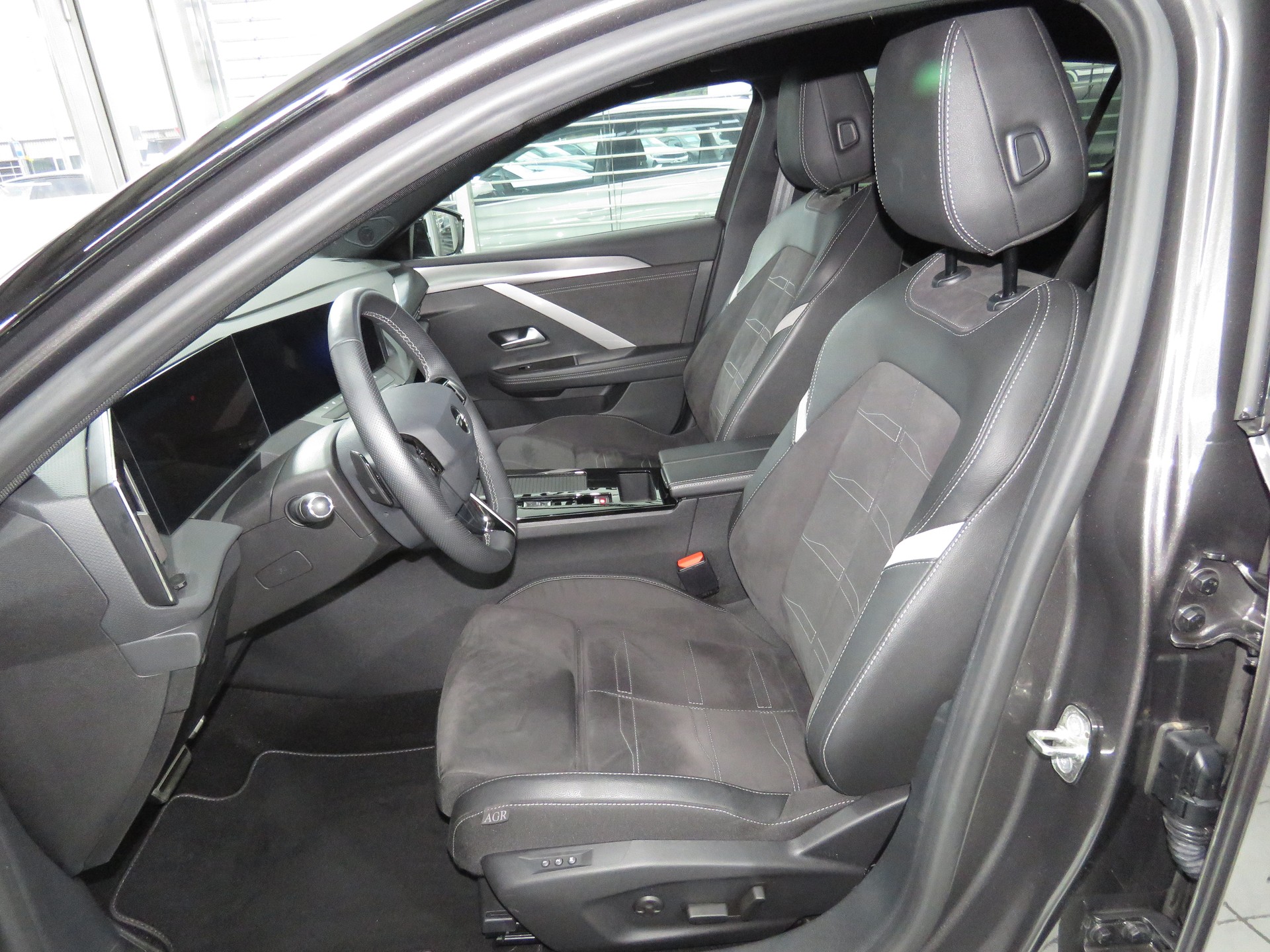 OPEL Astra 1.6 PHEV Turbo Swiss Plus Automat-image-7