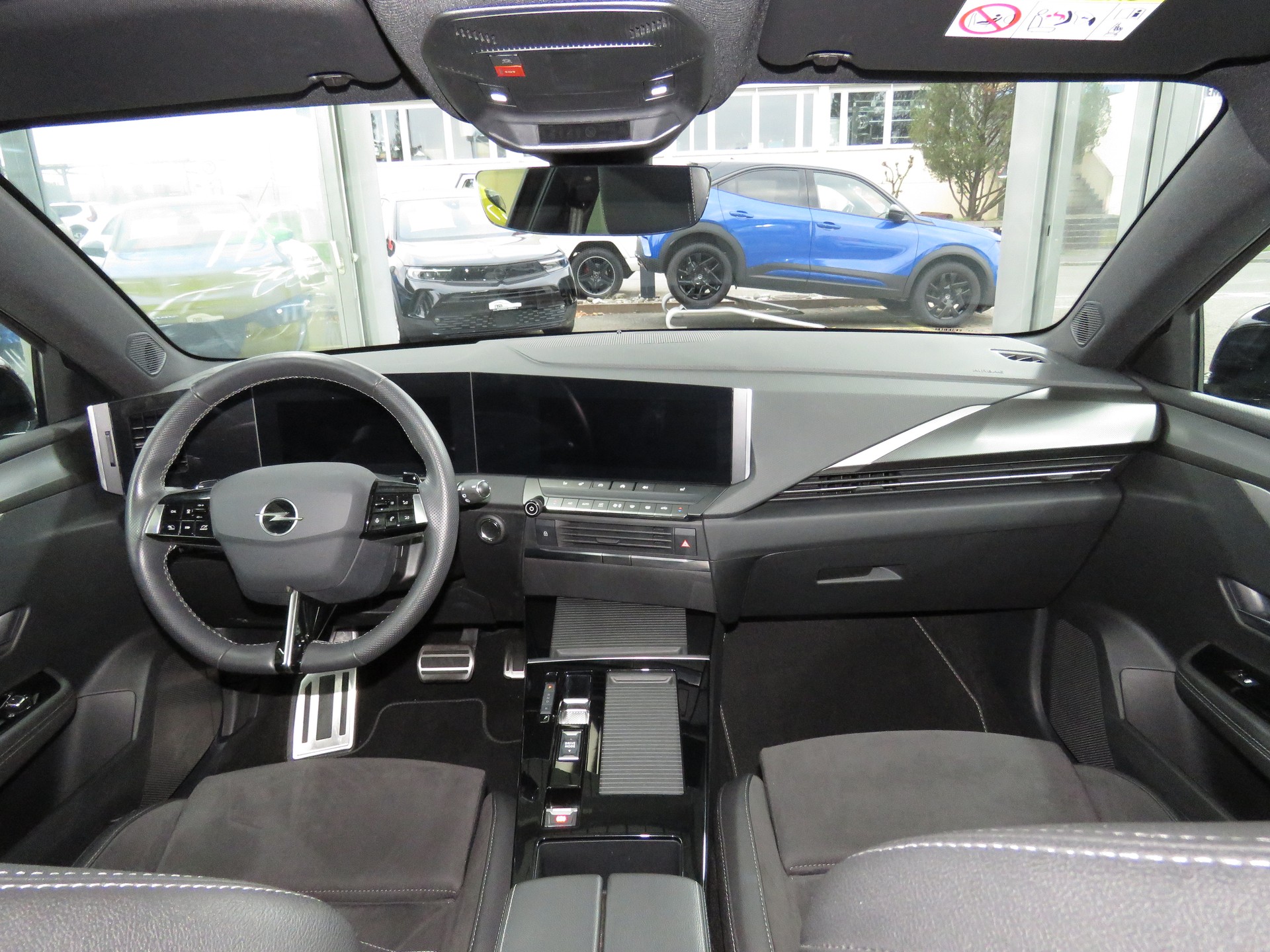 OPEL Astra 1.6 PHEV Turbo Swiss Plus Automat-image-14
