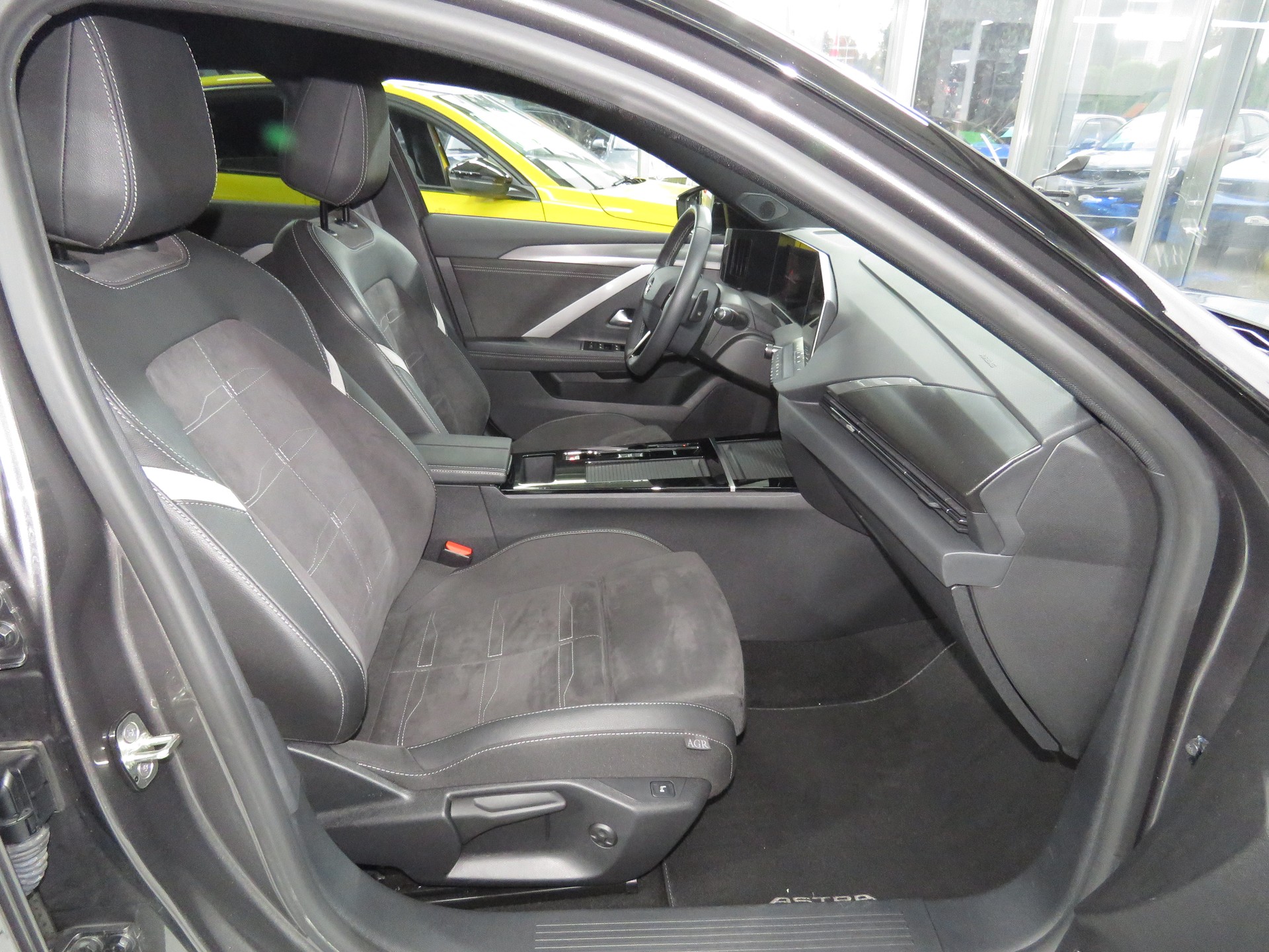OPEL Astra 1.6 PHEV Turbo Swiss Plus Automat-image-12