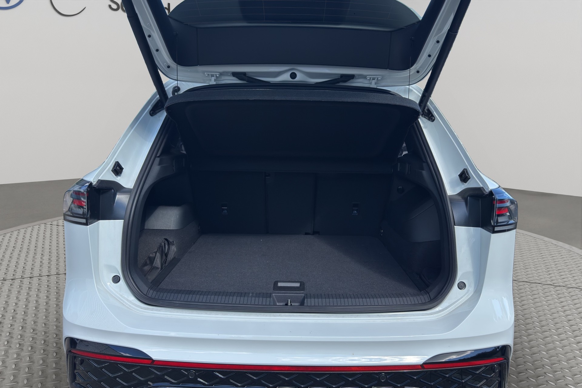 VW Tiguan 2.0 TSI DSG R-Line 4Motion-image-10