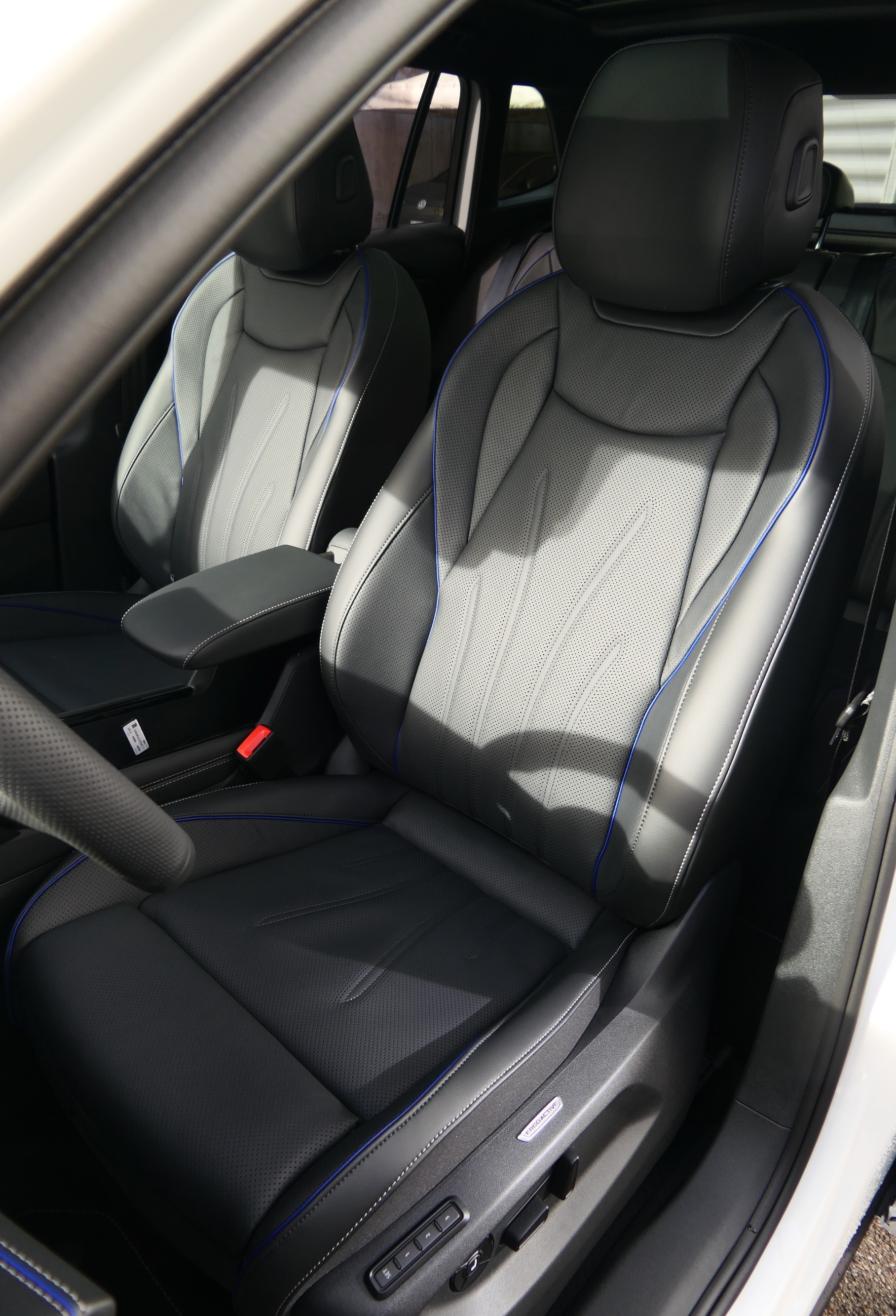 VW Tiguan 2.0 TSI DSG R-Line 4Motion-image-5