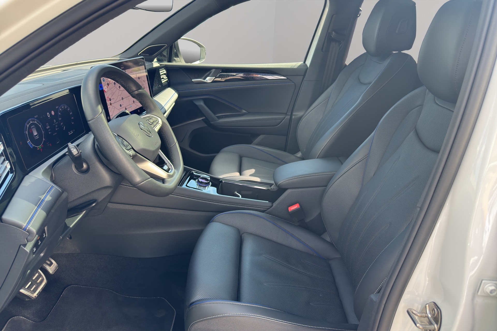 VW Tiguan 2.0 TSI DSG R-Line 4Motion-image-8