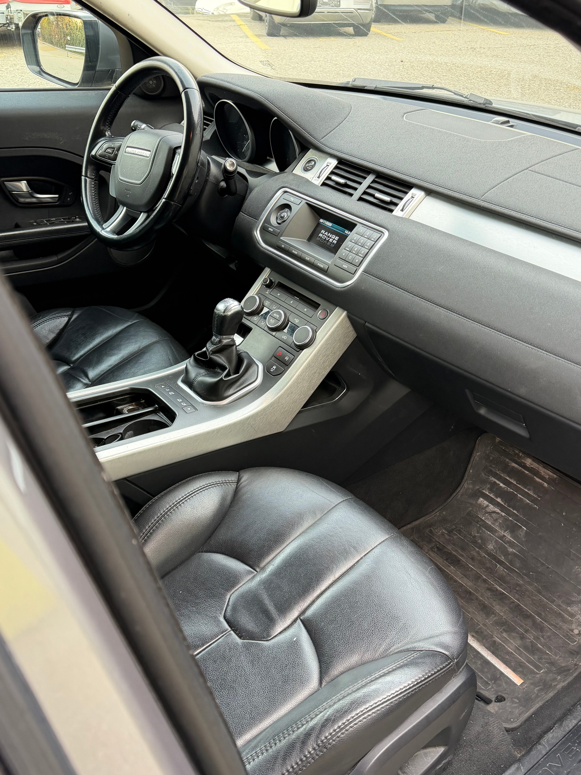 LAND ROVER Range Rover Evoque 2.2 SD4 Pure-image-6
