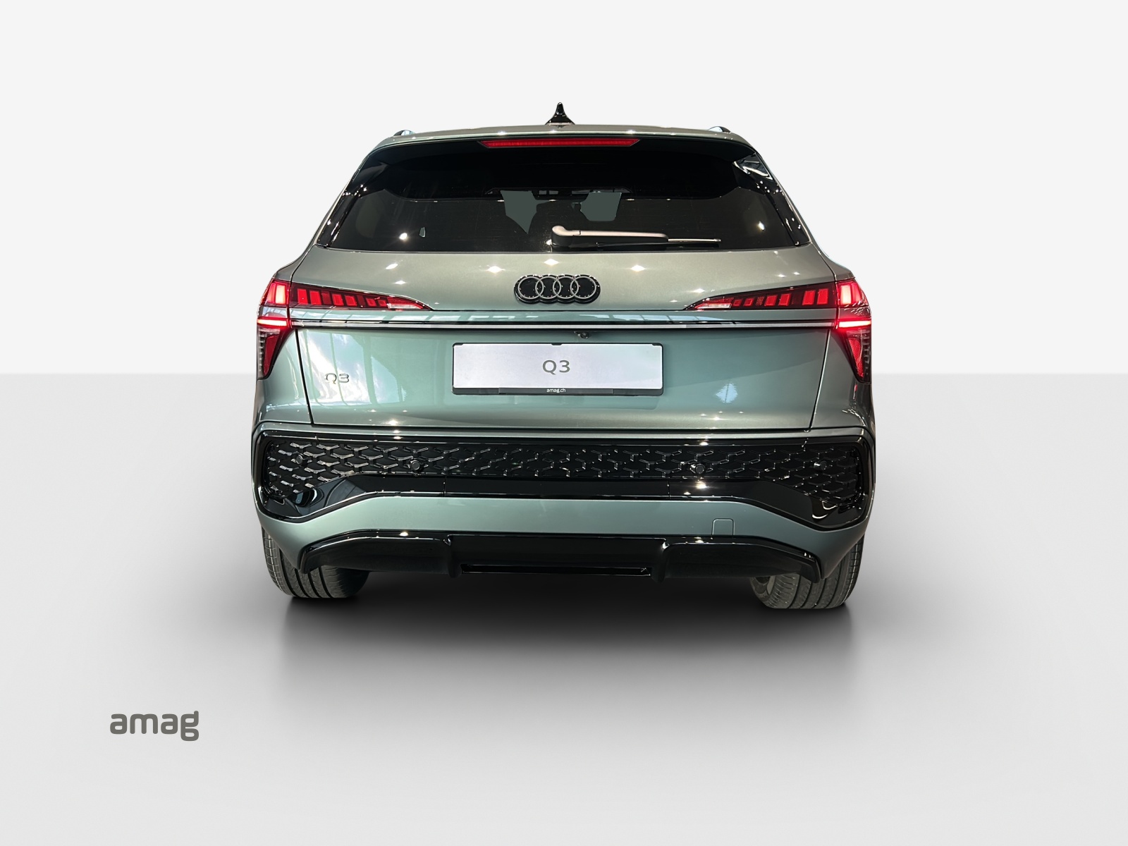 AUDI Q3 SUV 110 kW TFSI S tronic-image-3