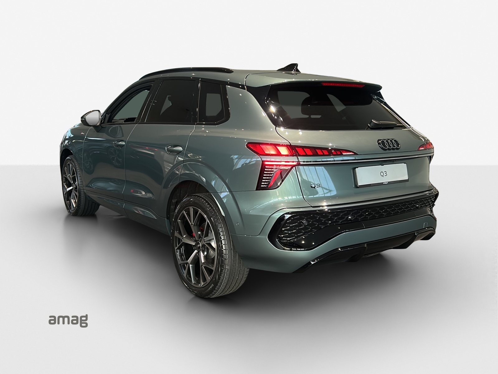 AUDI Q3 SUV 110 kW TFSI S tronic-image-2