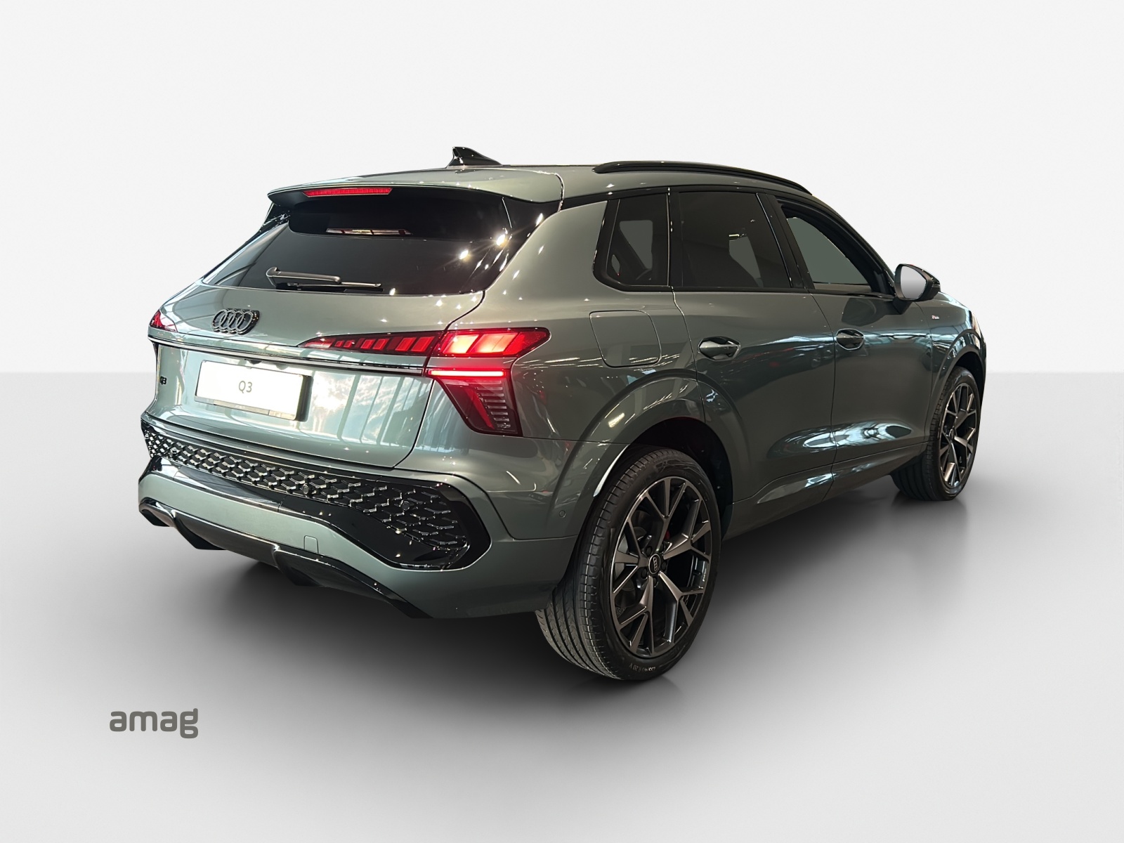 AUDI Q3 SUV 110 kW TFSI S tronic-image-4