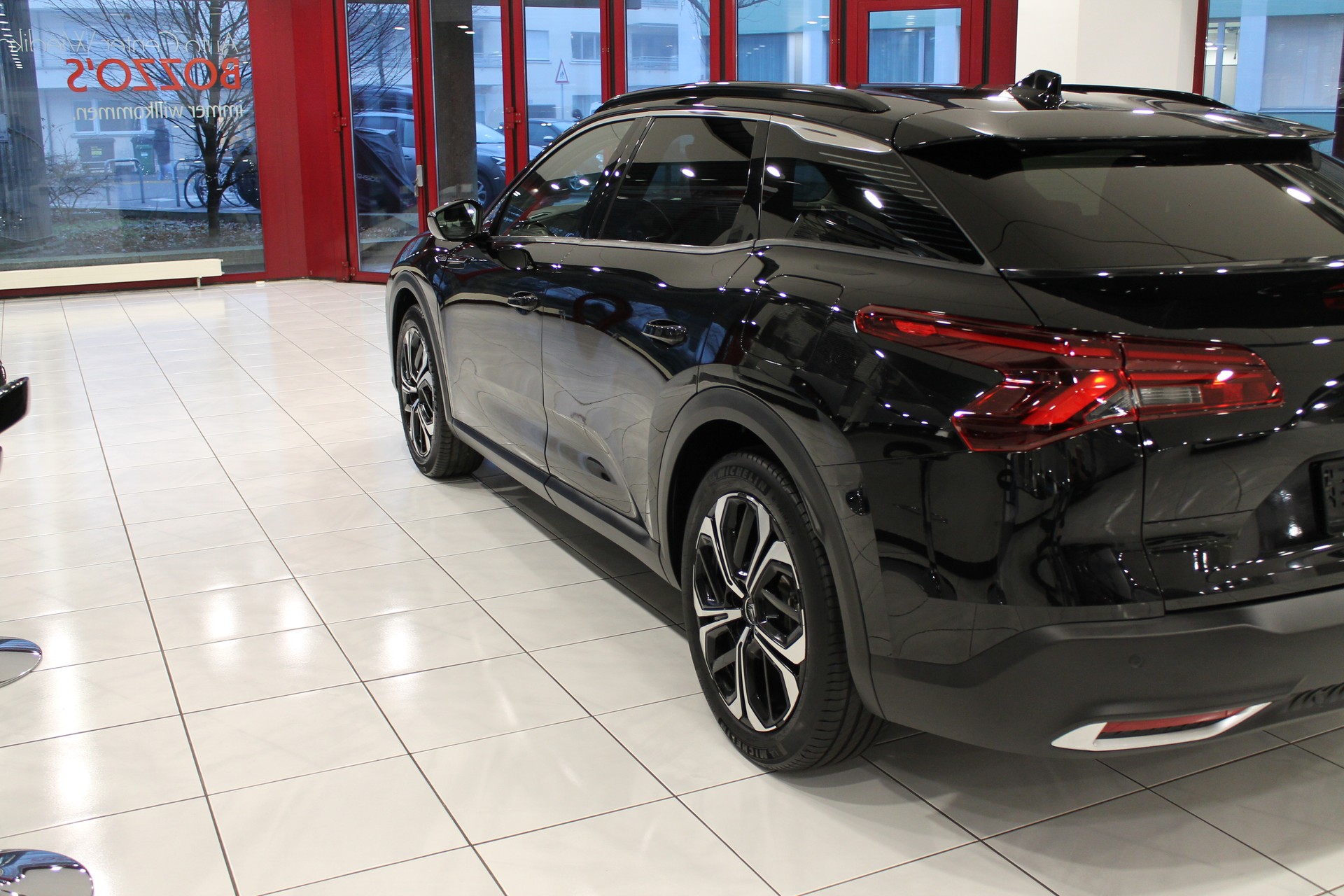 CITROEN C5 X 1.6i PHEV Shine Pack e-EAT8-image-4