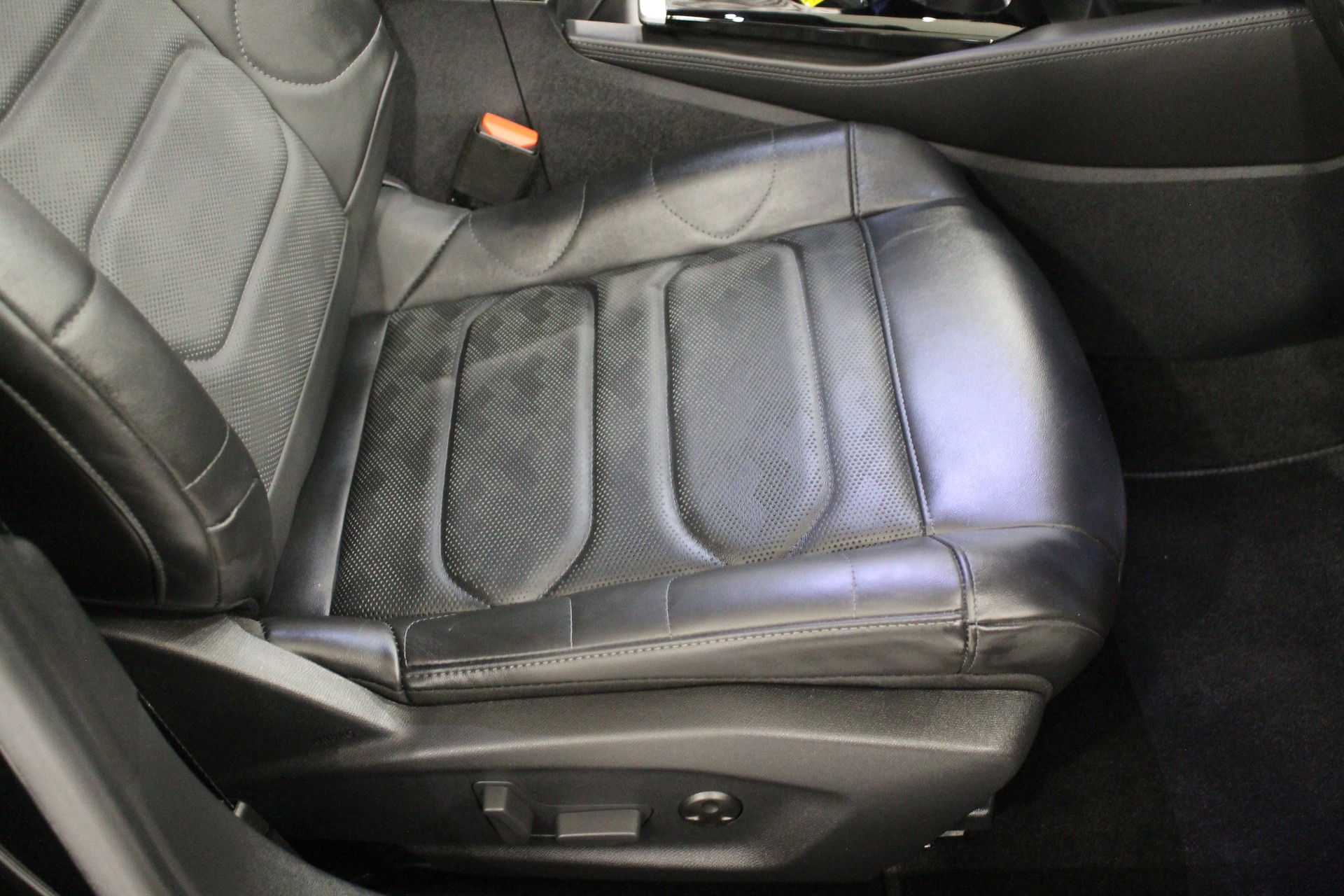 CITROEN C5 X 1.6i PHEV Shine Pack e-EAT8-image-11