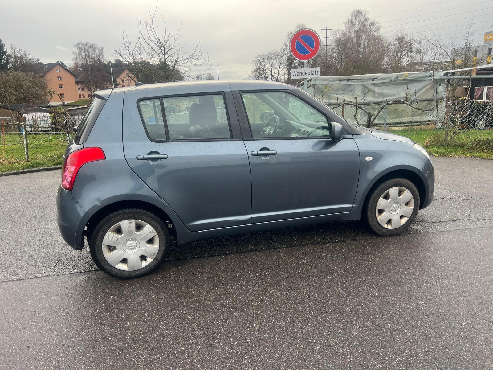 SUZUKI Swift 1.3i 16V GL Top 4x4-image-7