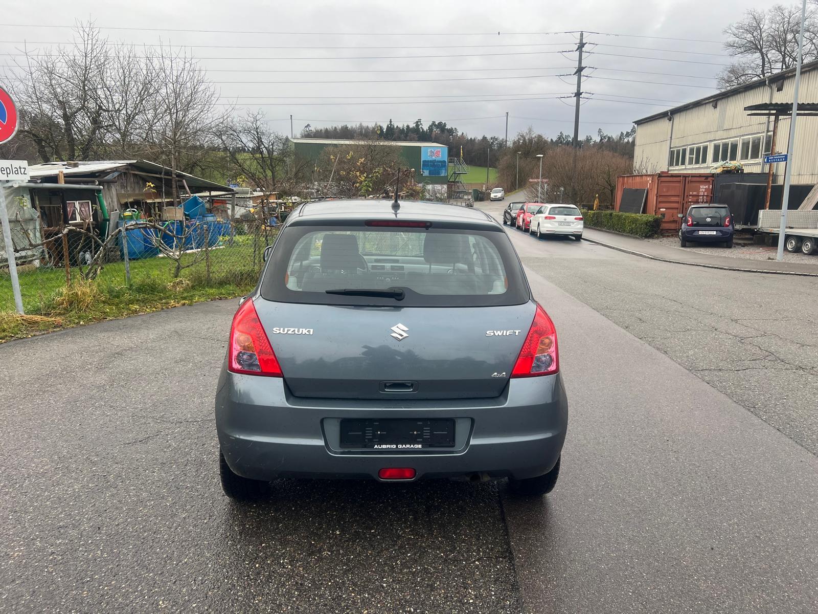 SUZUKI Swift 1.3i 16V GL Top 4x4-image-5
