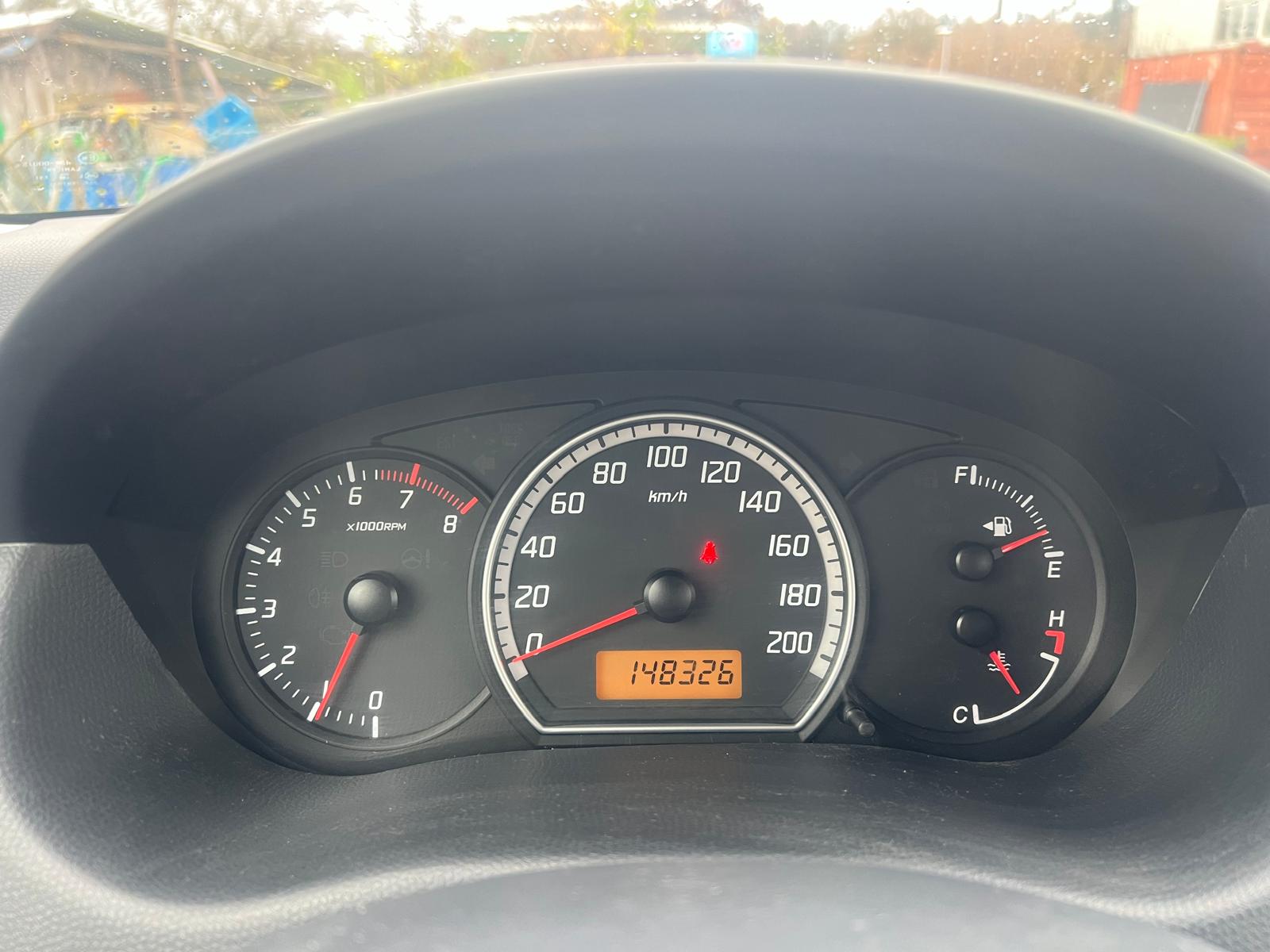 SUZUKI Swift 1.3i 16V GL Top 4x4-image-9