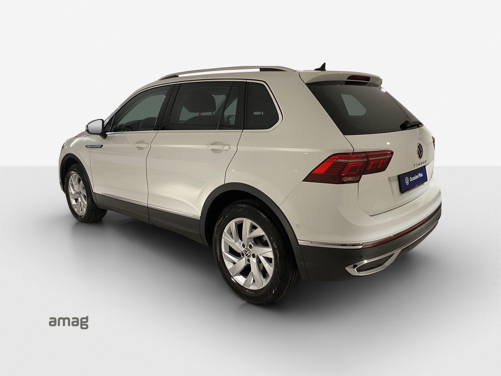 VW Tiguan 2.0 TDI SCR Elegance 4Motion DSG-image-2