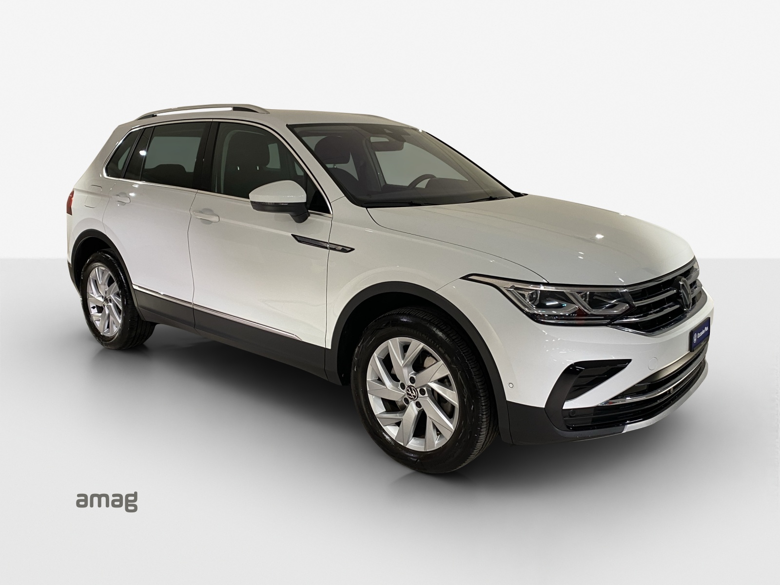 VW Tiguan 2.0 TDI SCR Elegance 4Motion DSG-image-5