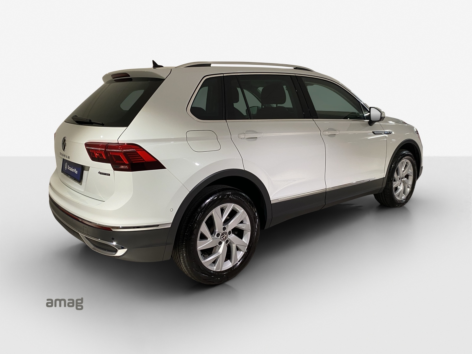 VW Tiguan 2.0 TDI SCR Elegance 4Motion DSG-image-4