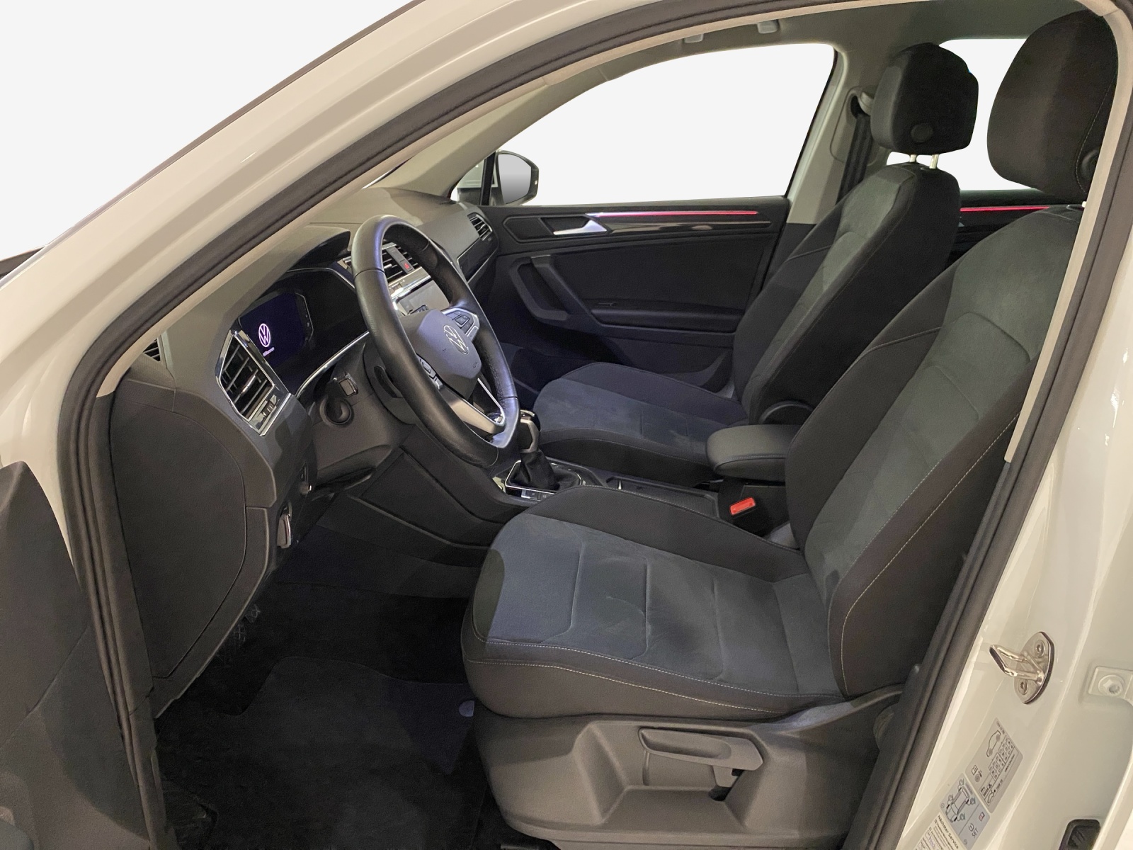 VW Tiguan 2.0 TDI SCR Elegance 4Motion DSG-image-7