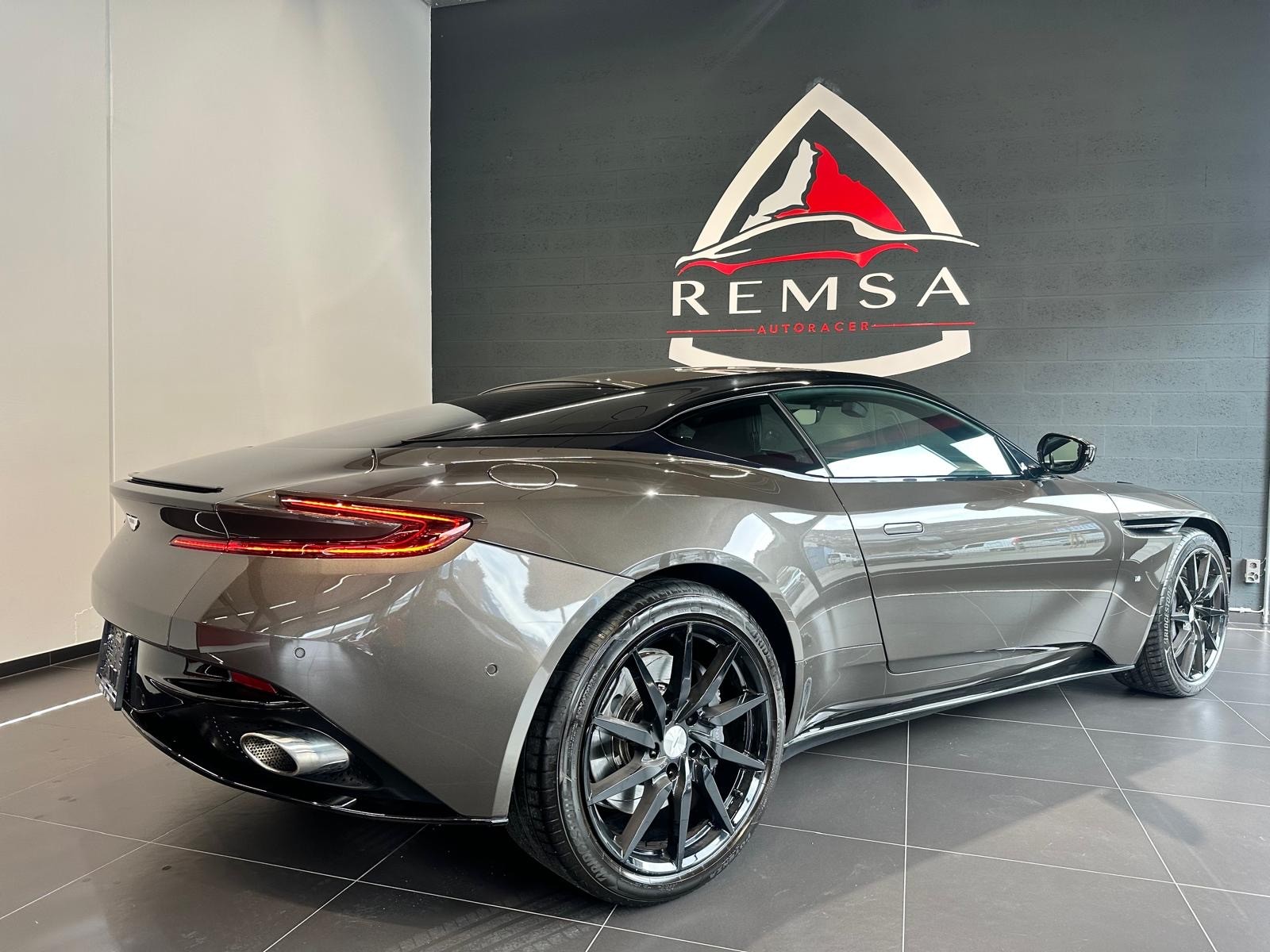 ASTON MARTIN DB11 V12 Touchtronic 3-image-4