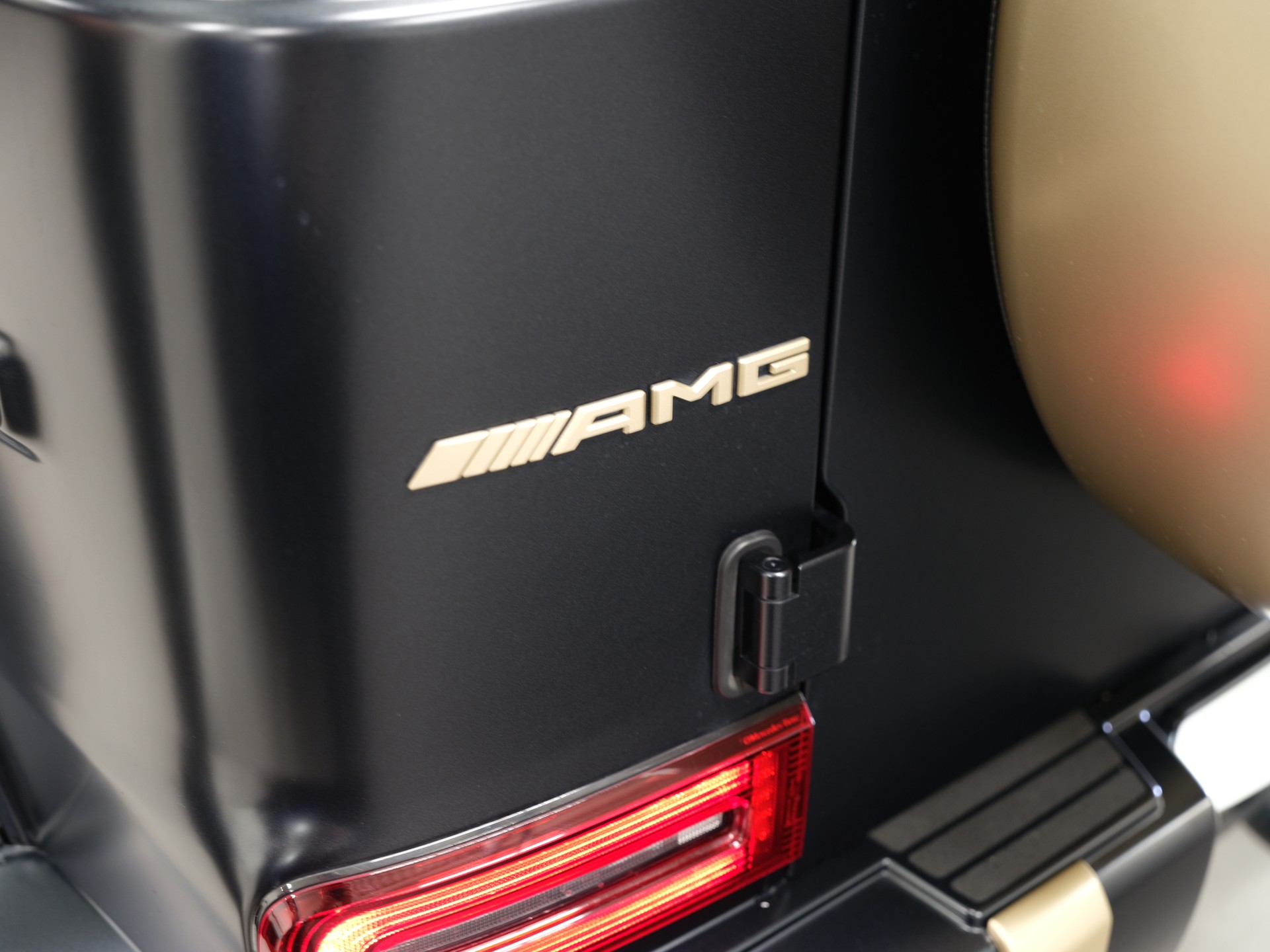 MERCEDES-BENZ G 63 AMG Speedshift Plus G-Tronic *GRAND-EDITION*-image-18