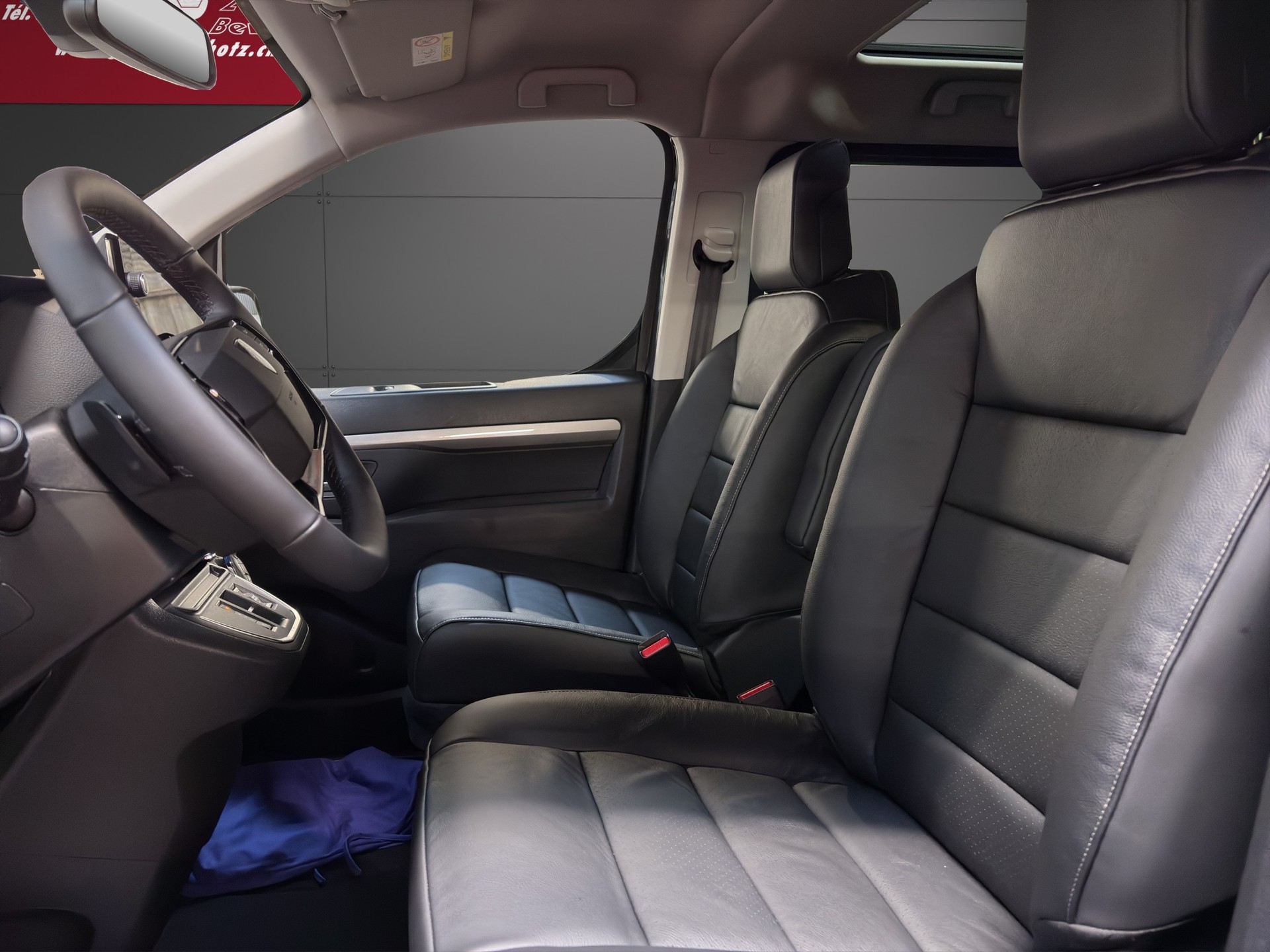 PEUGEOT Traveller Business VIP Long-image-4