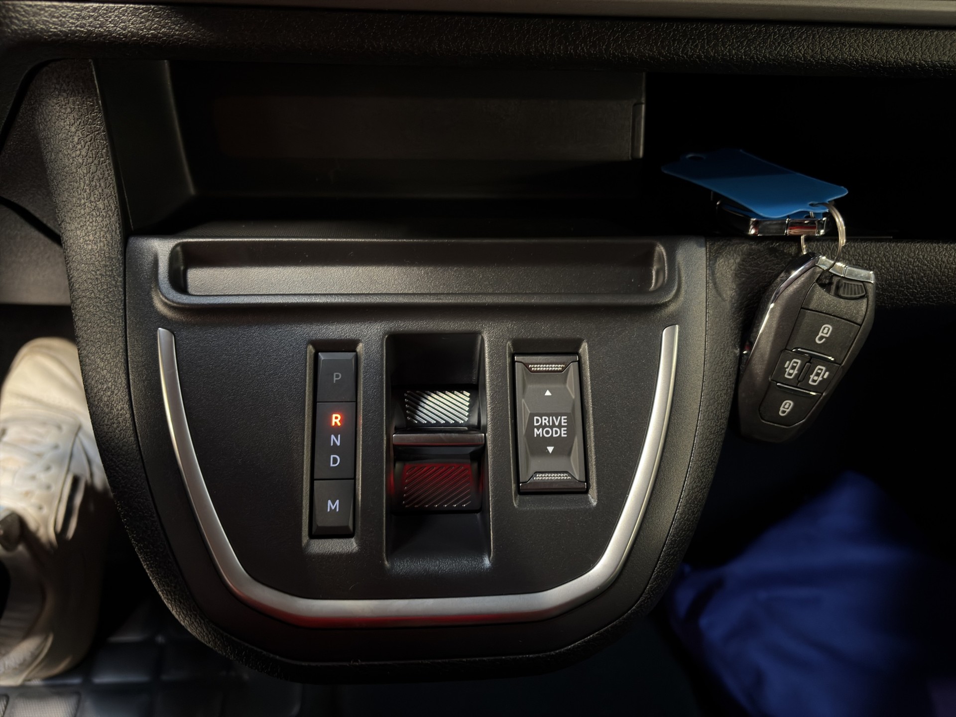 PEUGEOT Traveller Business VIP Long-image-9